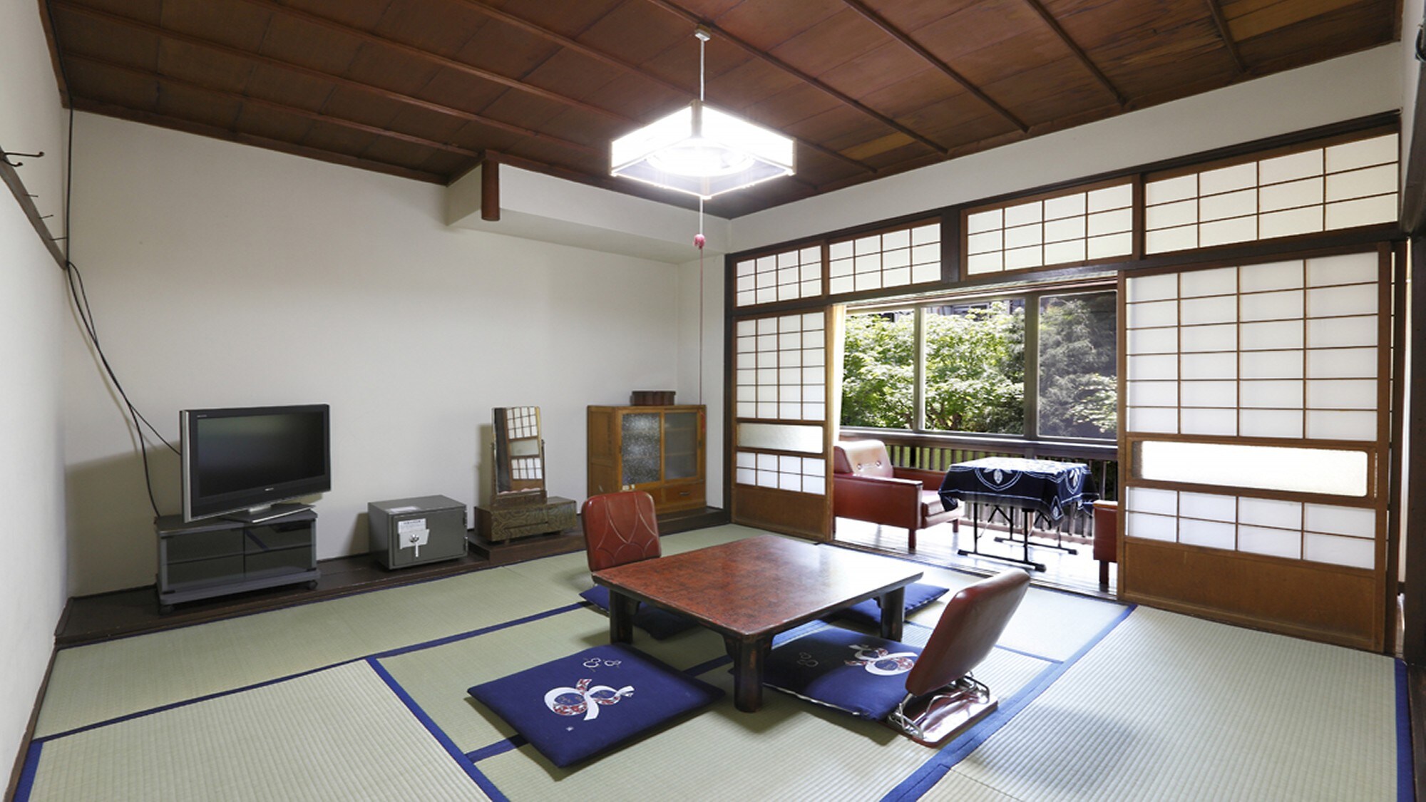Toji Rooms