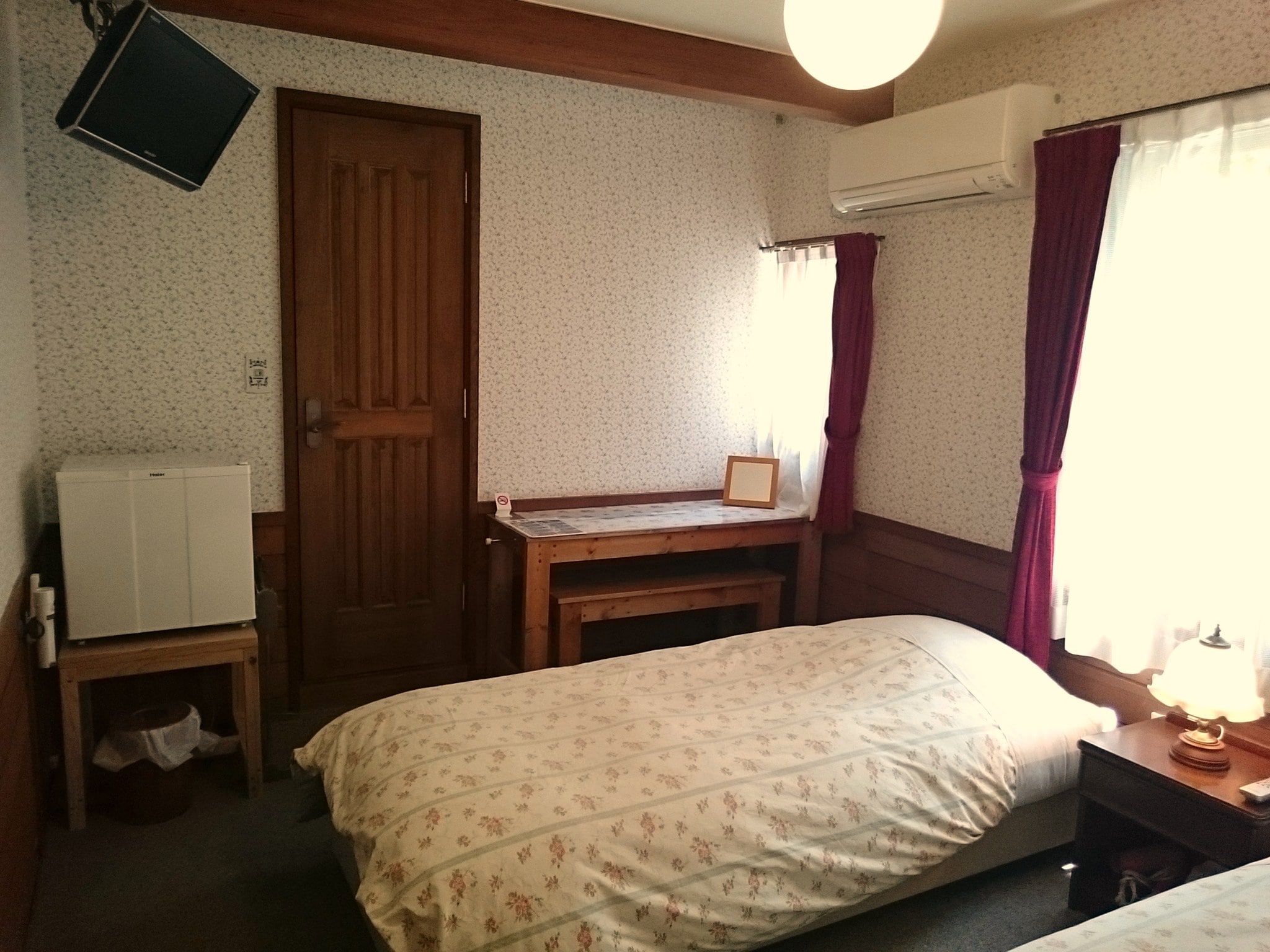Twin room (with toilet, no bath / non-smoking room)