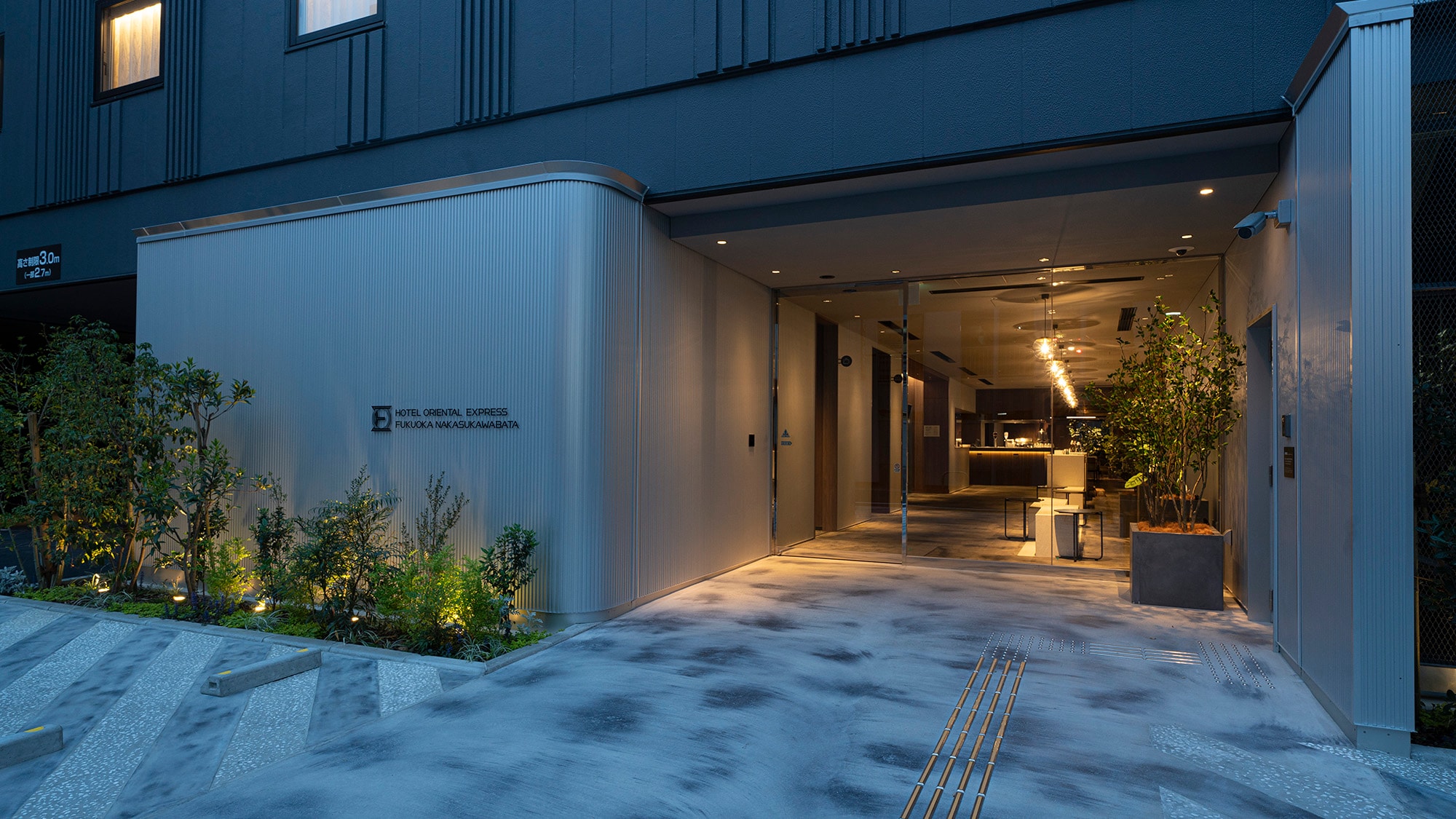 ◇Hotel exterior (night)