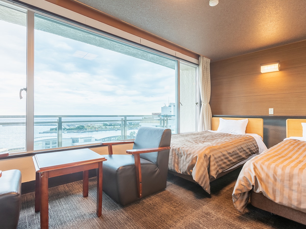 Top floor Japanese-Western style room, 12 tatami mats