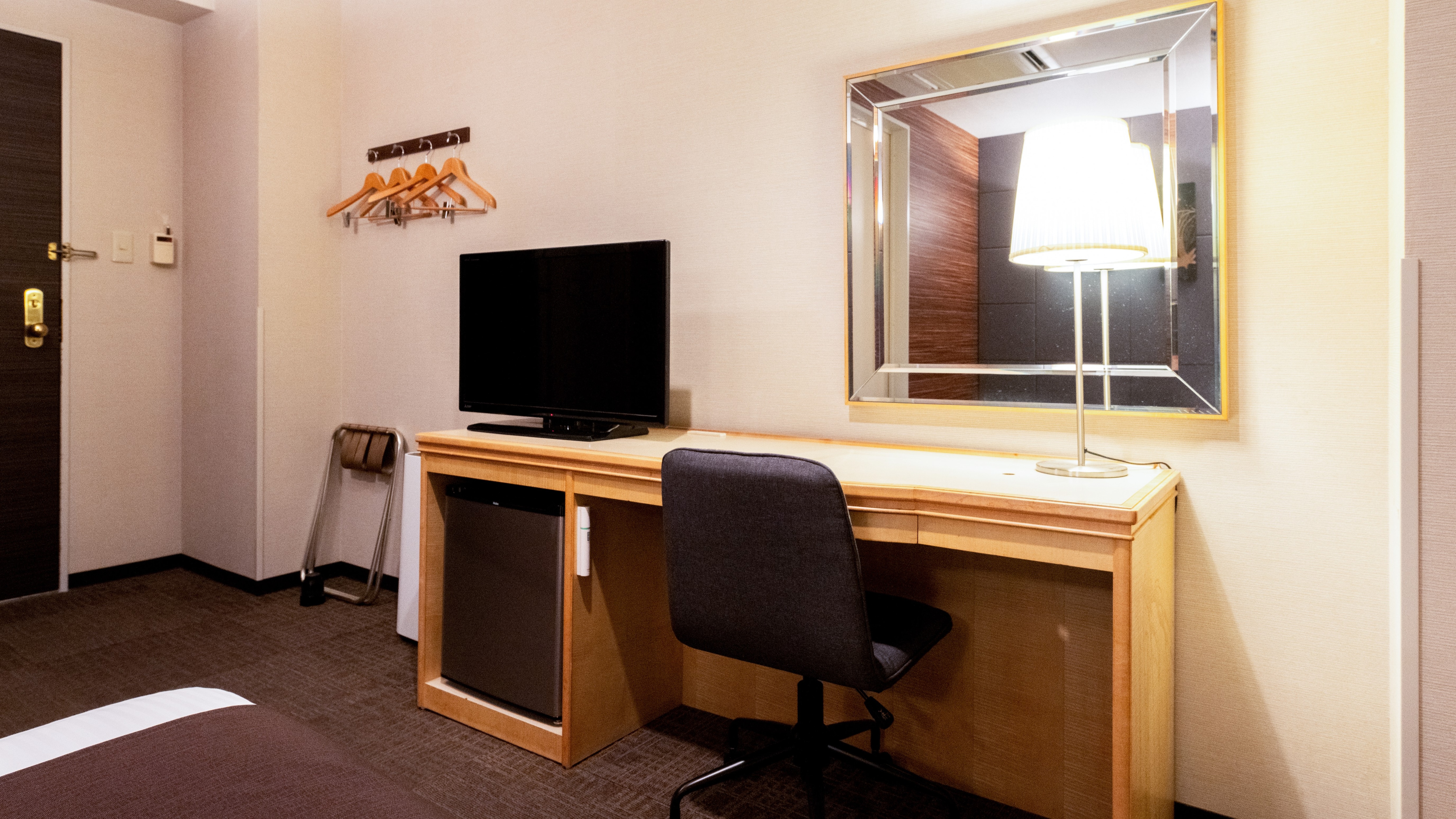 *Twin: Recommended for couples traveling together! We promise you a comfortable hotel stay.