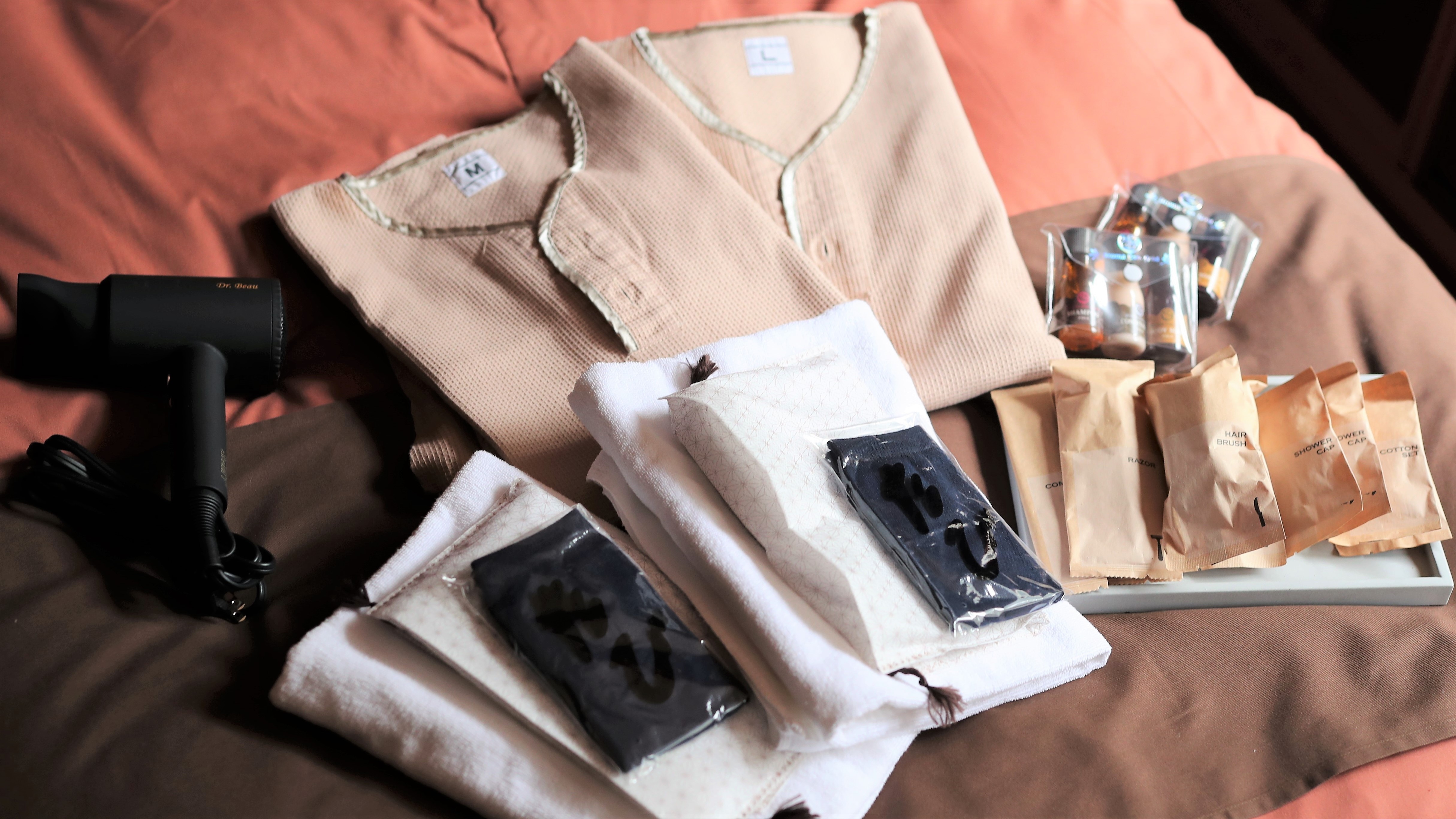 Room wear (work clothes) and amenities