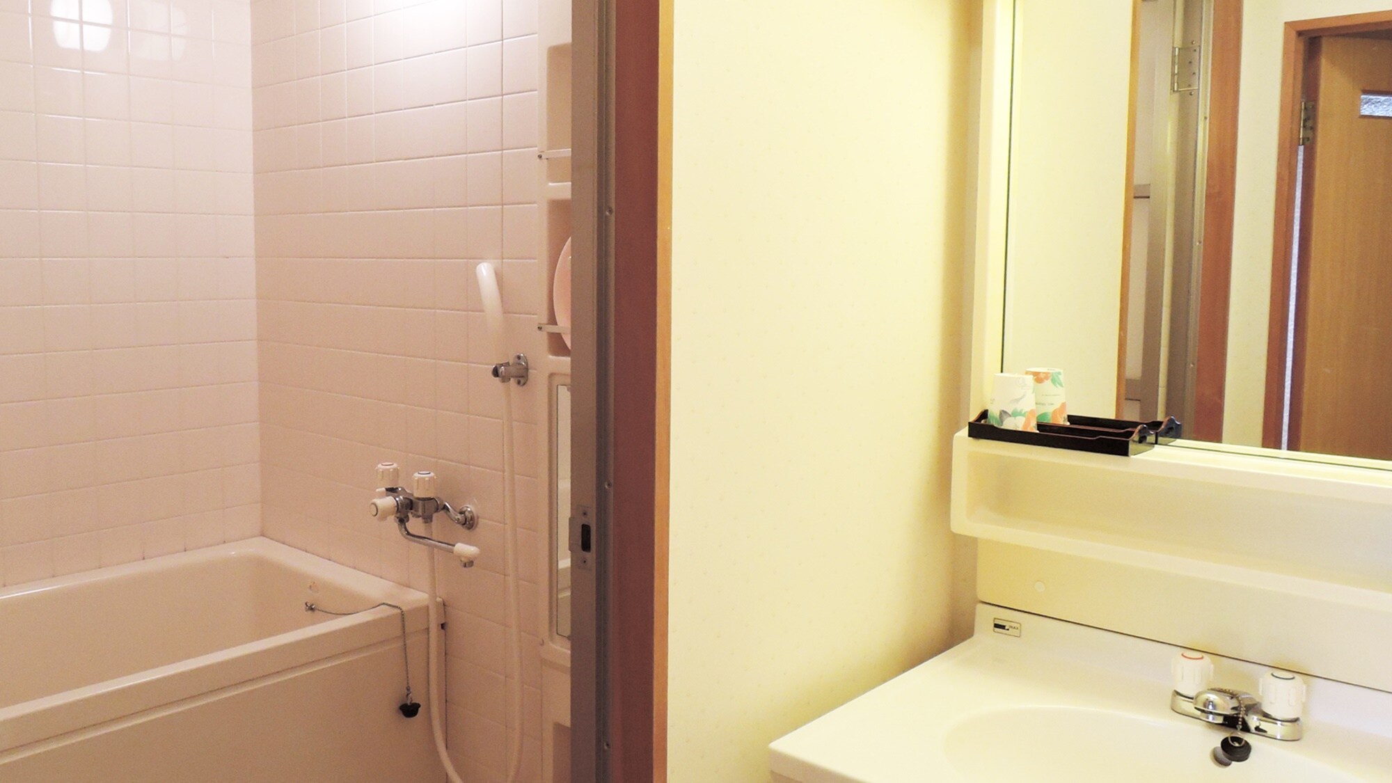*[Guest room example] Japanese-style room with 10 tatami mats (with bathroom and toilet)