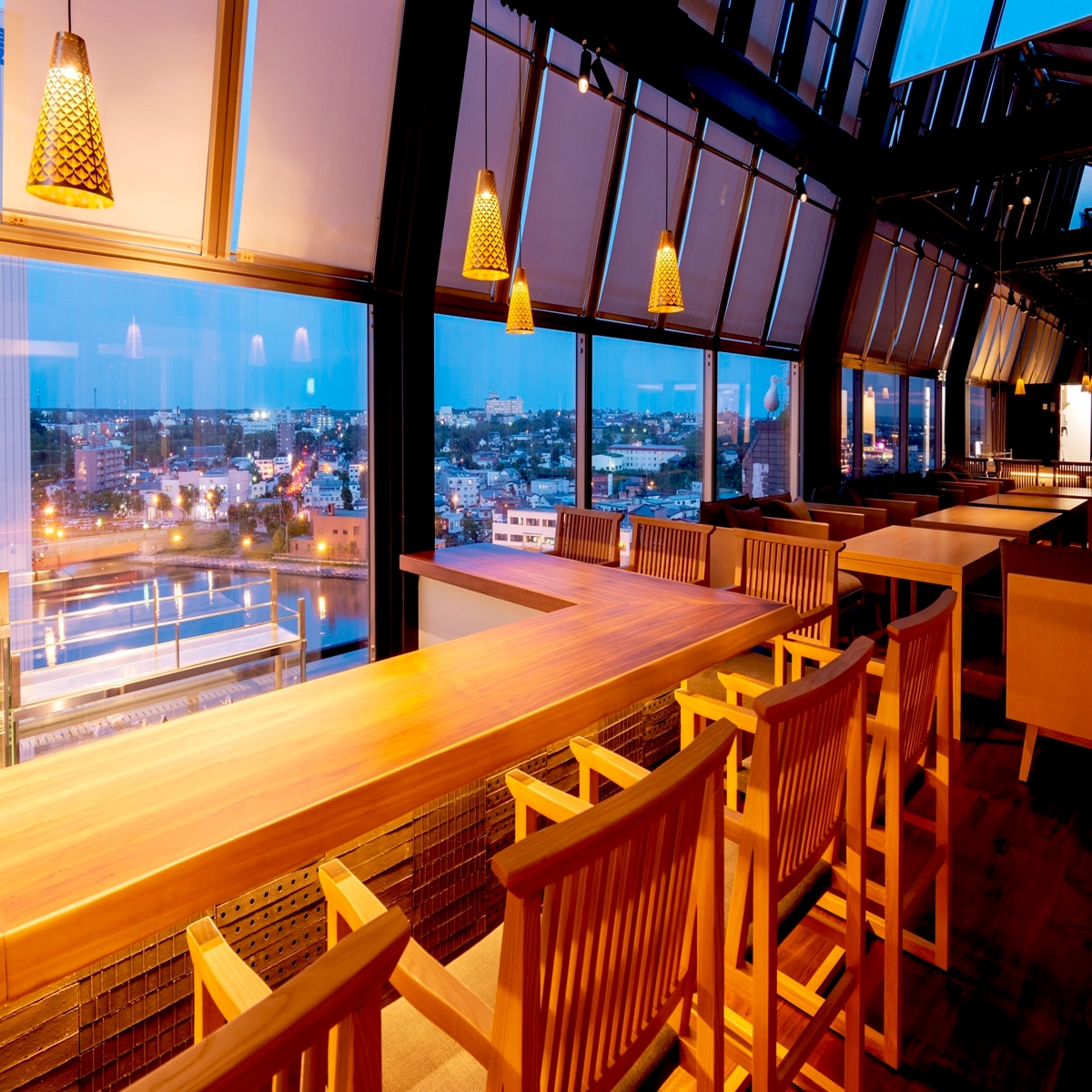 12th floor: Free space