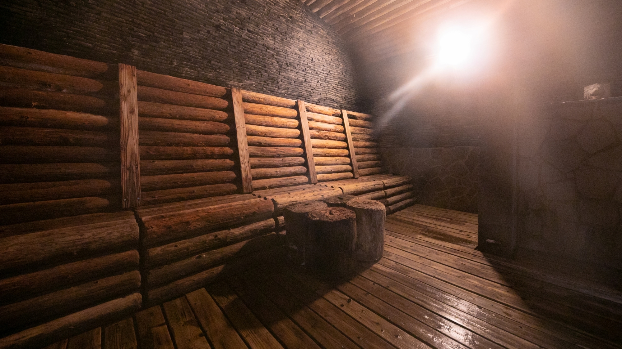 [Binchotan charcoal hot spring steam bath] Bath in negative ions in a mist-like hot spring