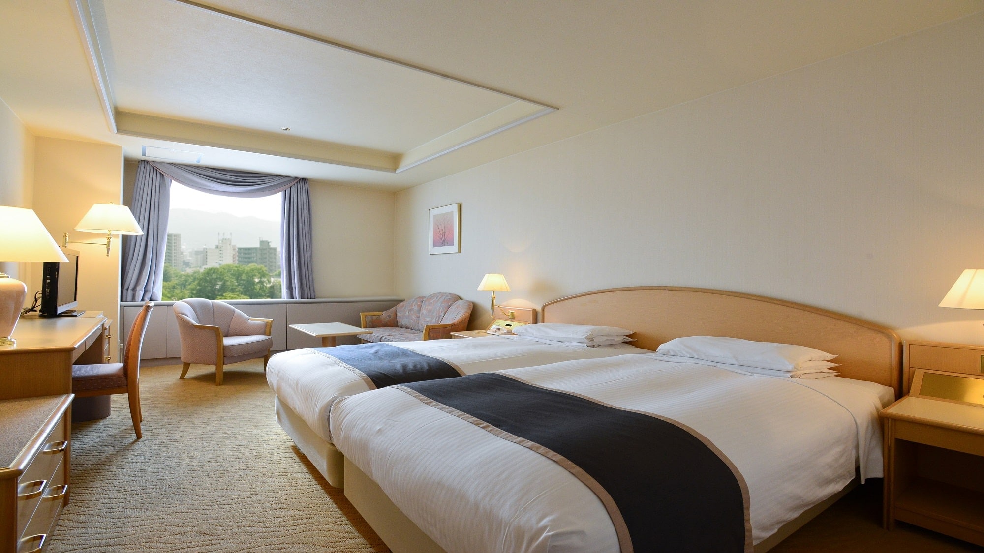 Superior Hollywood Large Twin / 31 sqm