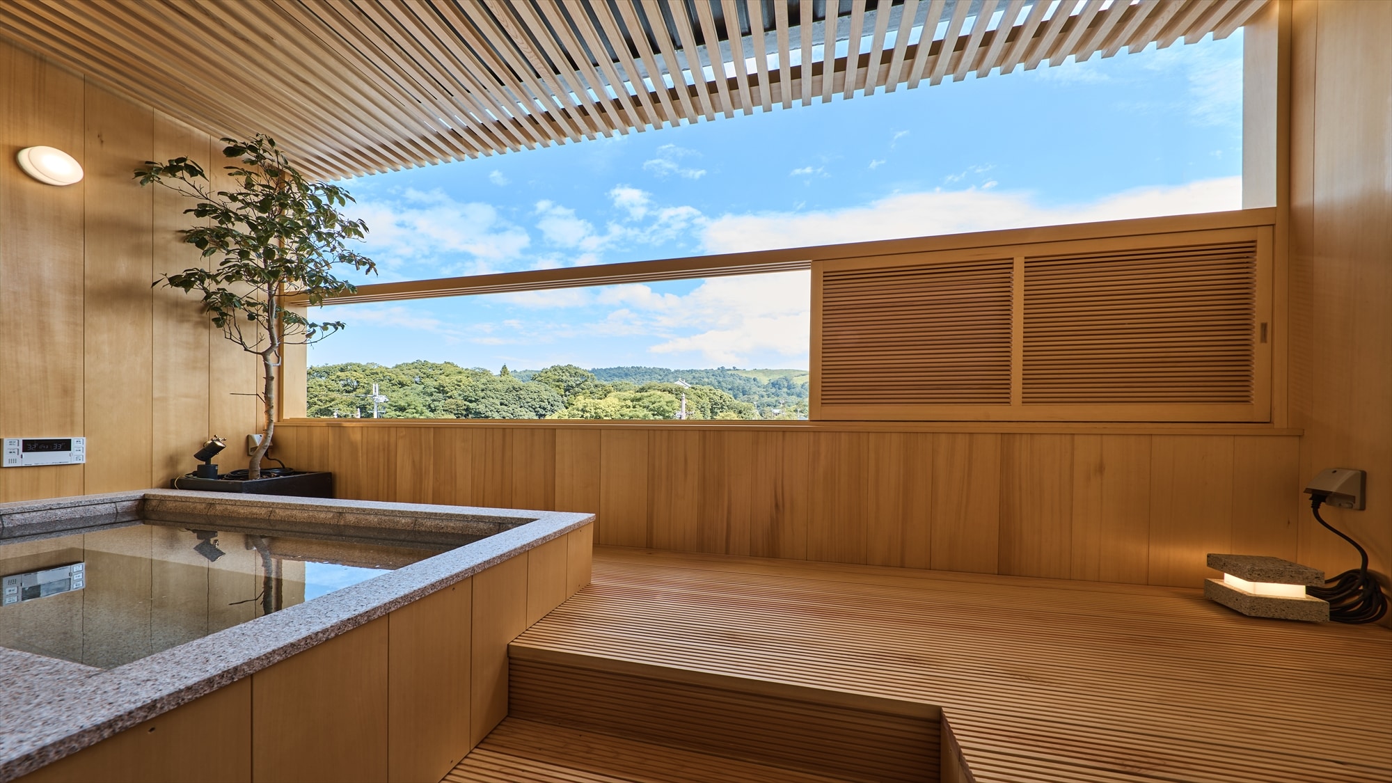  [Room 307, tree ~moku~] Open-air bath with a view of Todaiji Temple and Mt. Wakakusa