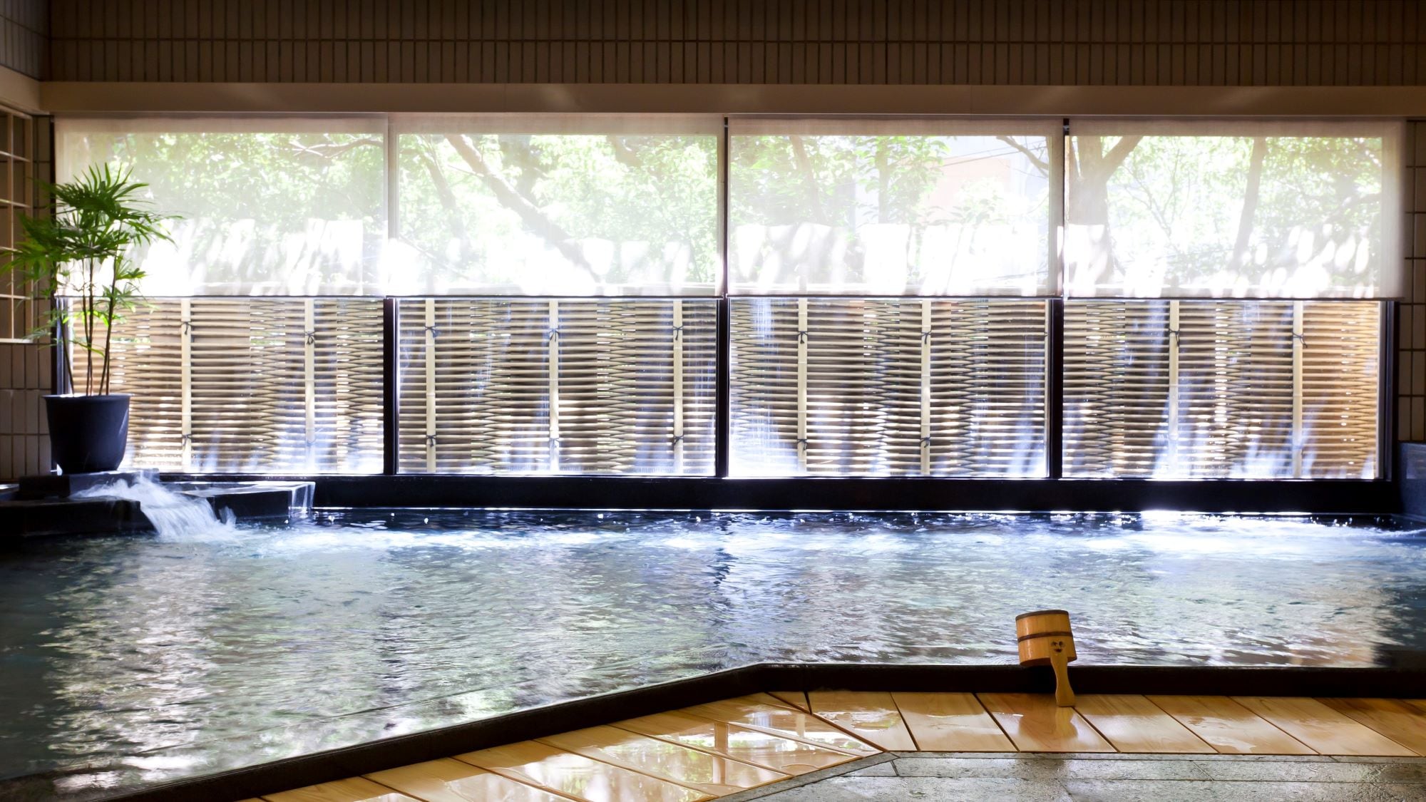 花浴熱水 2000x1125