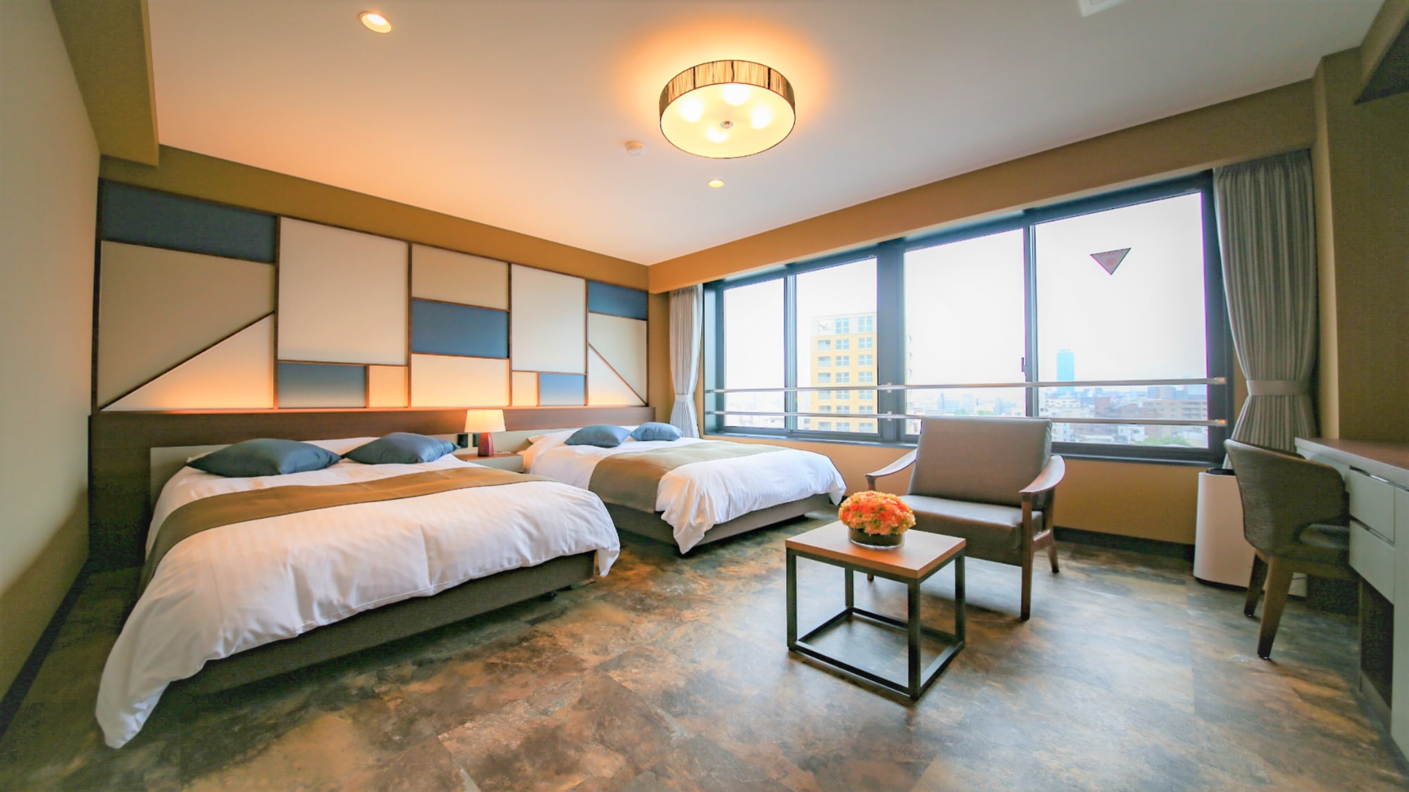 Premium Twin Room: Enjoy a wonderful time in a spacious room and luxurious residence.