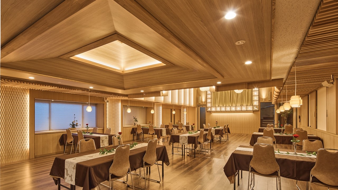 Renovated in 2023♪ Main building dining room "~AKARI~"