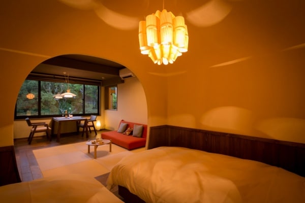 Japanese-Western style room with semi-open-air bath-peony-