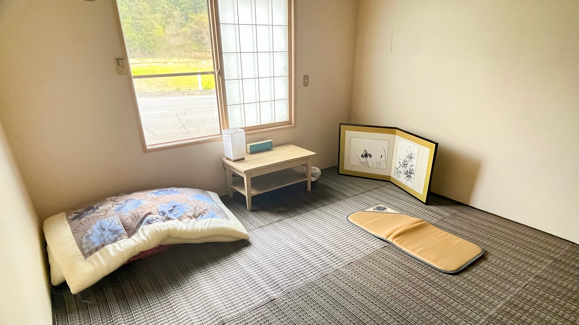 ・[Bedrooms] There are three 8-tatami Japanese-style rooms and one 6-tatami Japanese-style room. Privacy is guaranteed even for multiple groups!