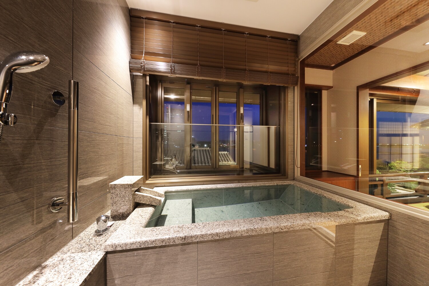 2nd floor Japanese-Western style room with hot spring and panoramic view "Takasago"