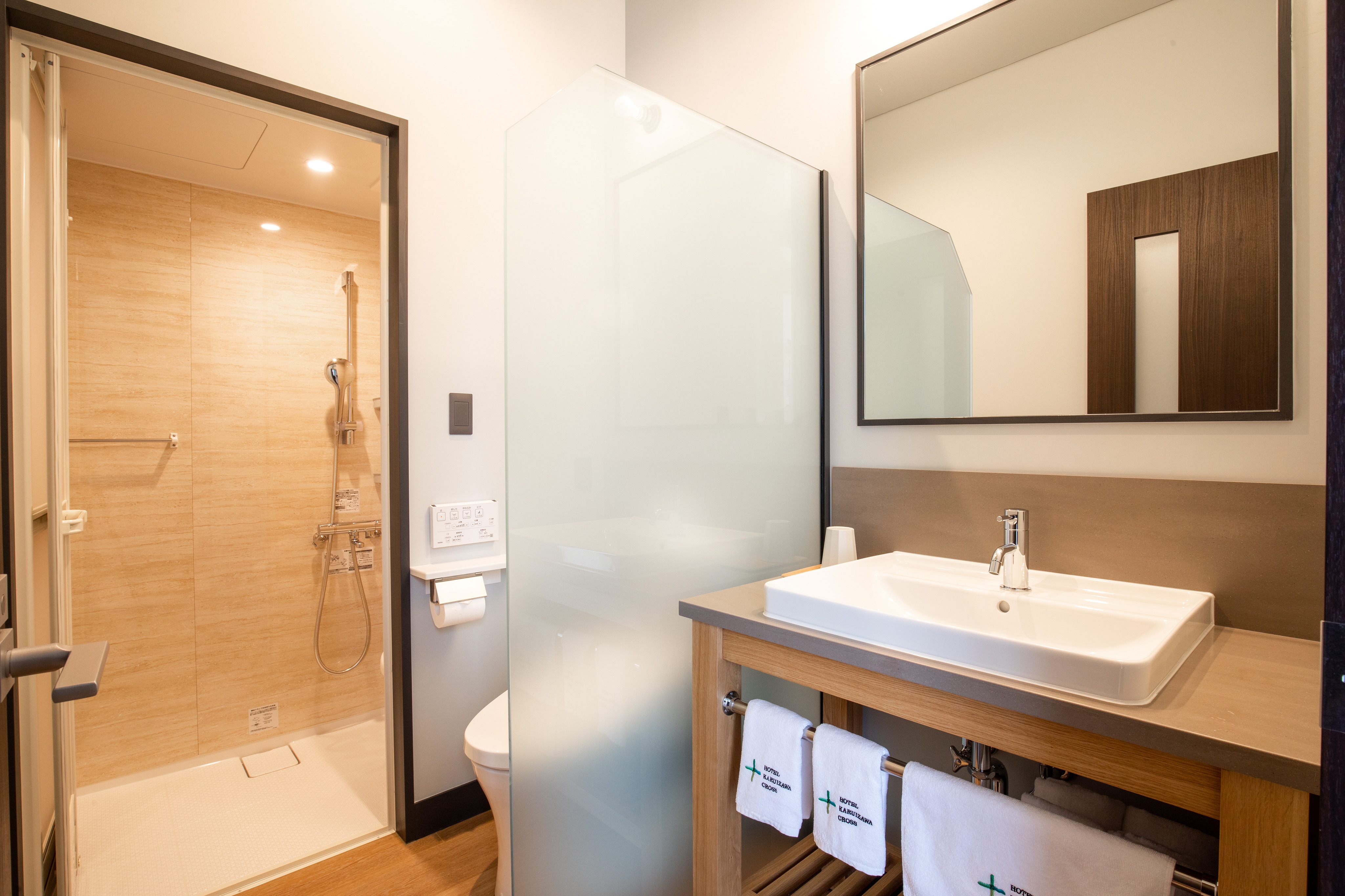 DOUBLE ROOM