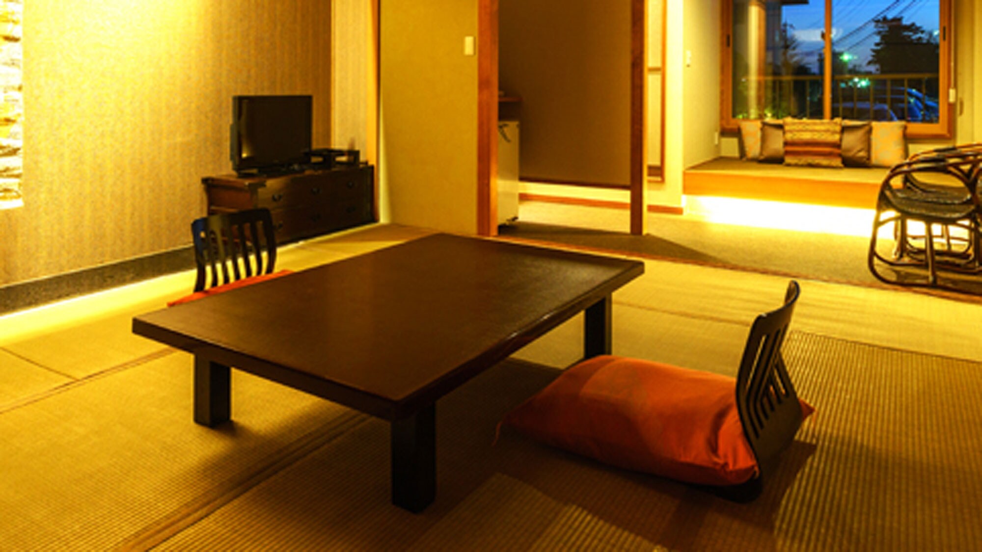 [Biwakonanairo/Kogane] Japanese-style room with 10 tatami mats. Children are welcome to use the tatami mats and futons provided.