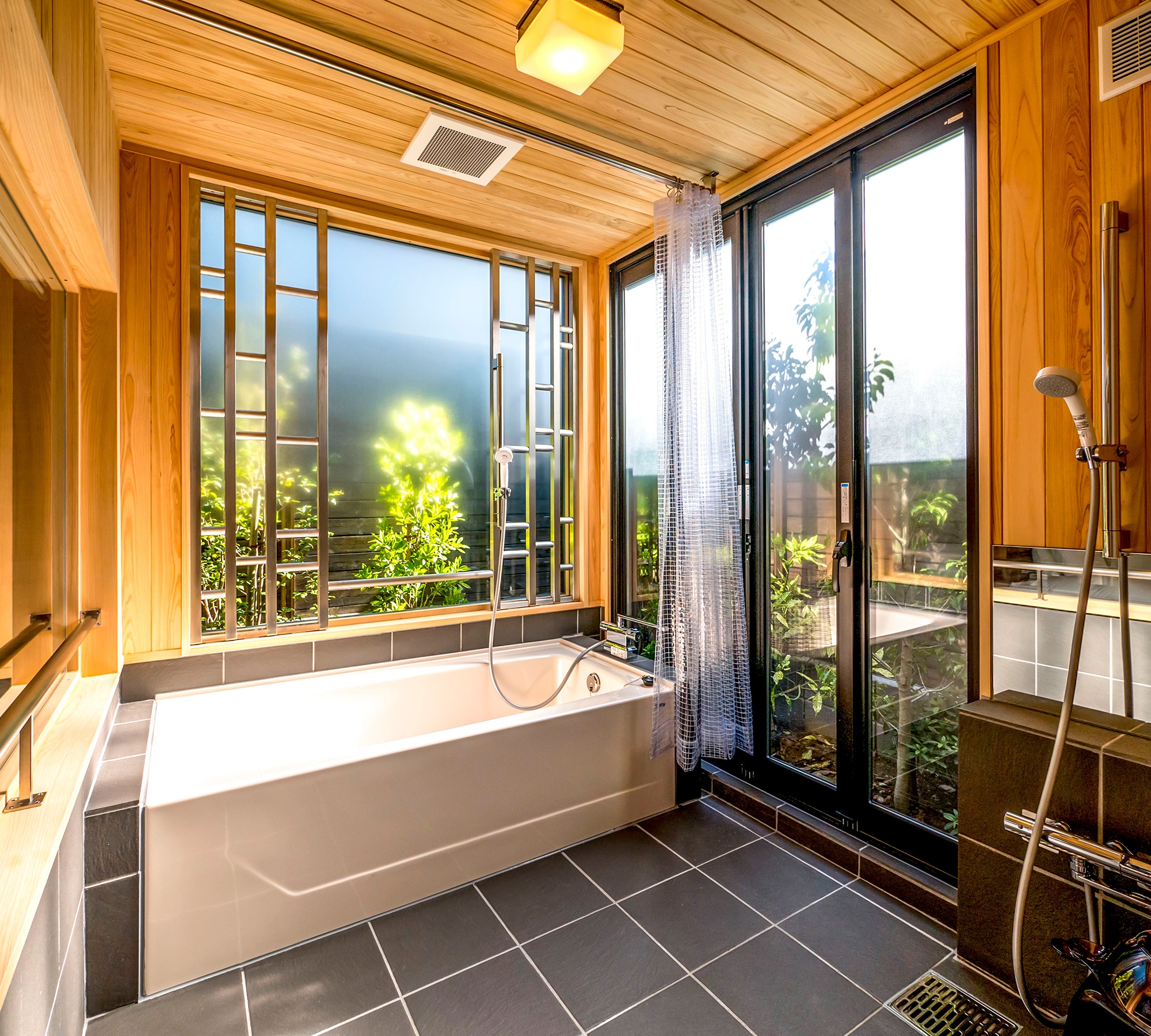 Grand Suite Luxury Bath