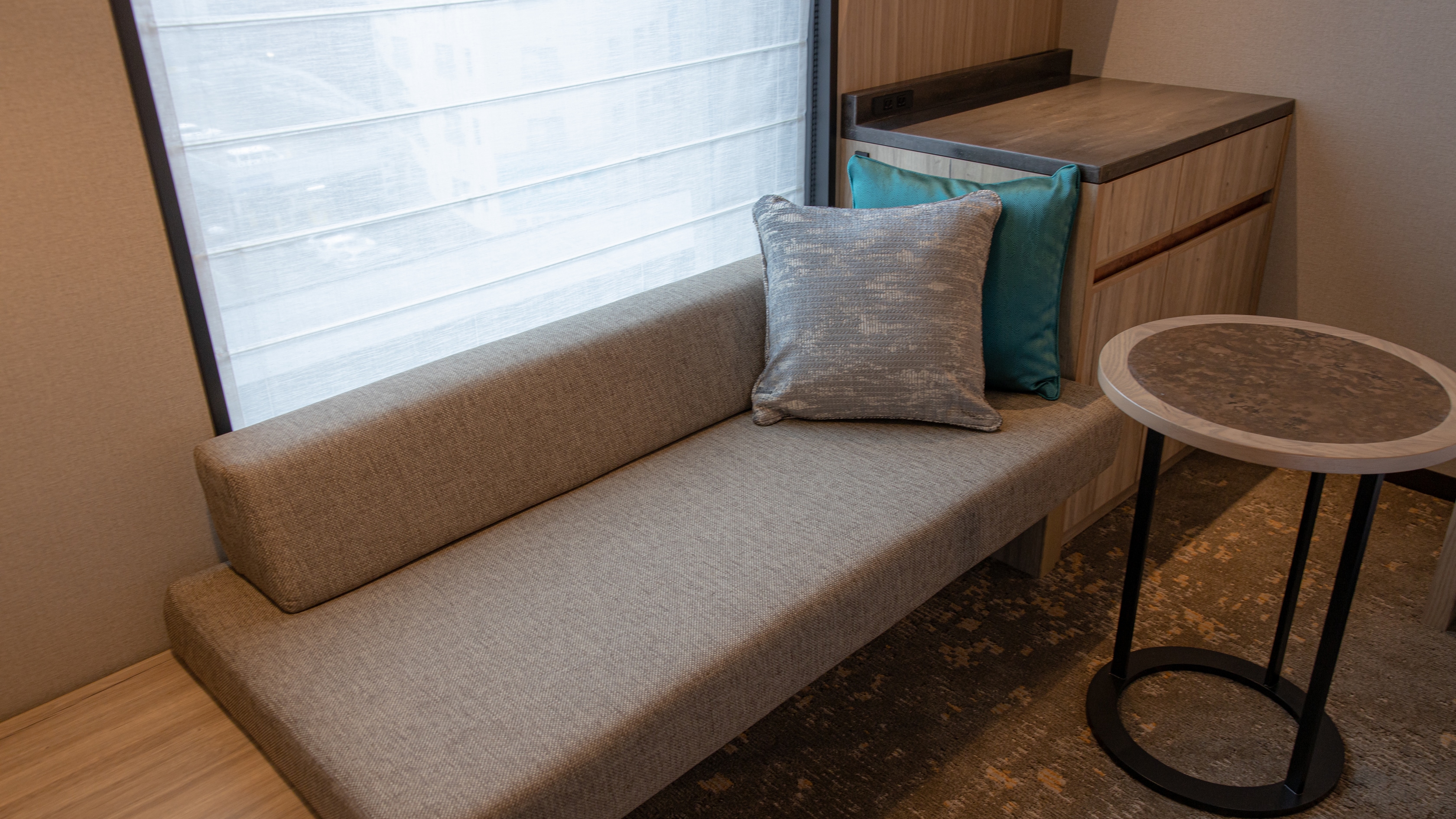 Sofa ganda sedang