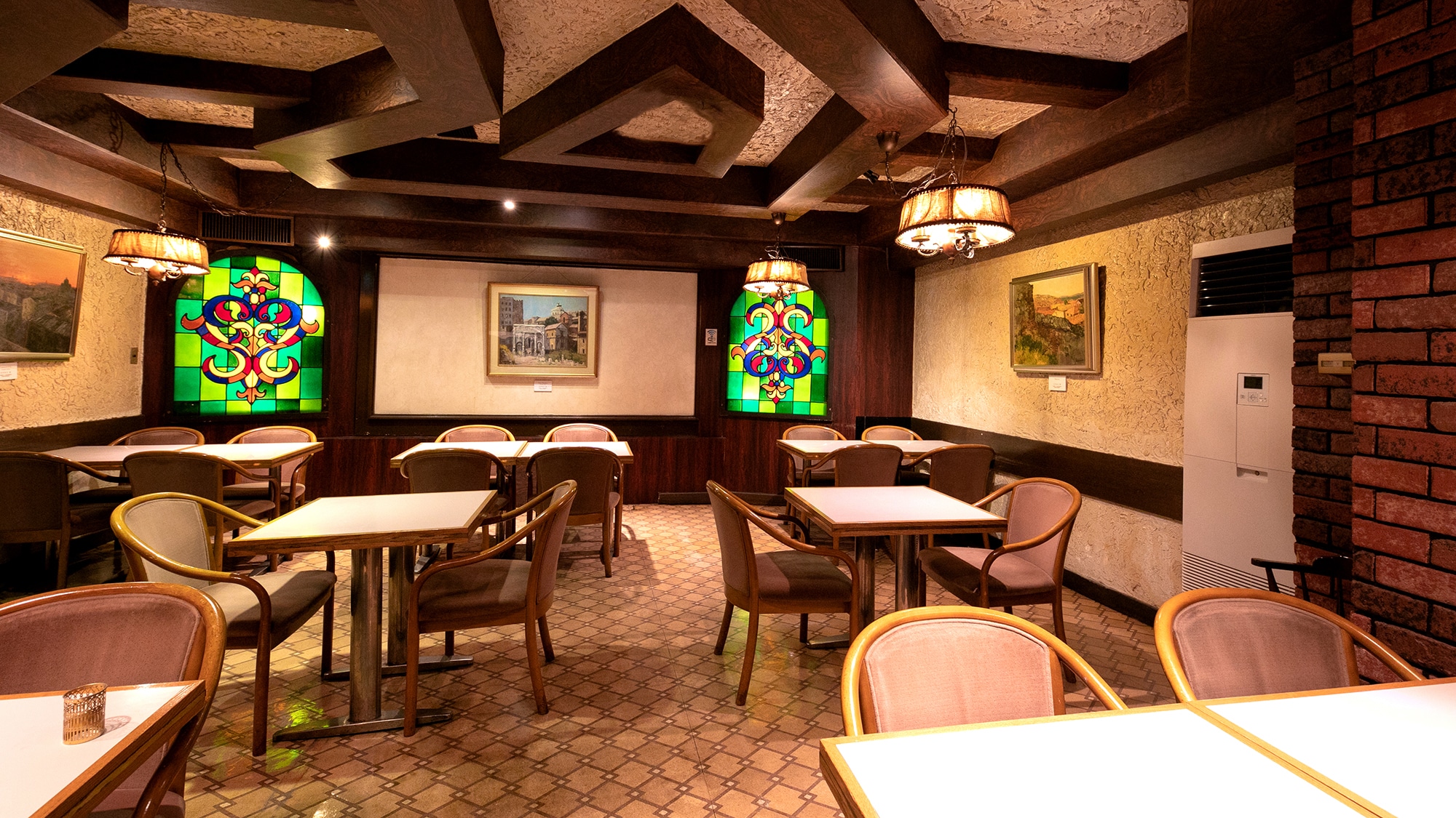 1F Restaurant "BOB"