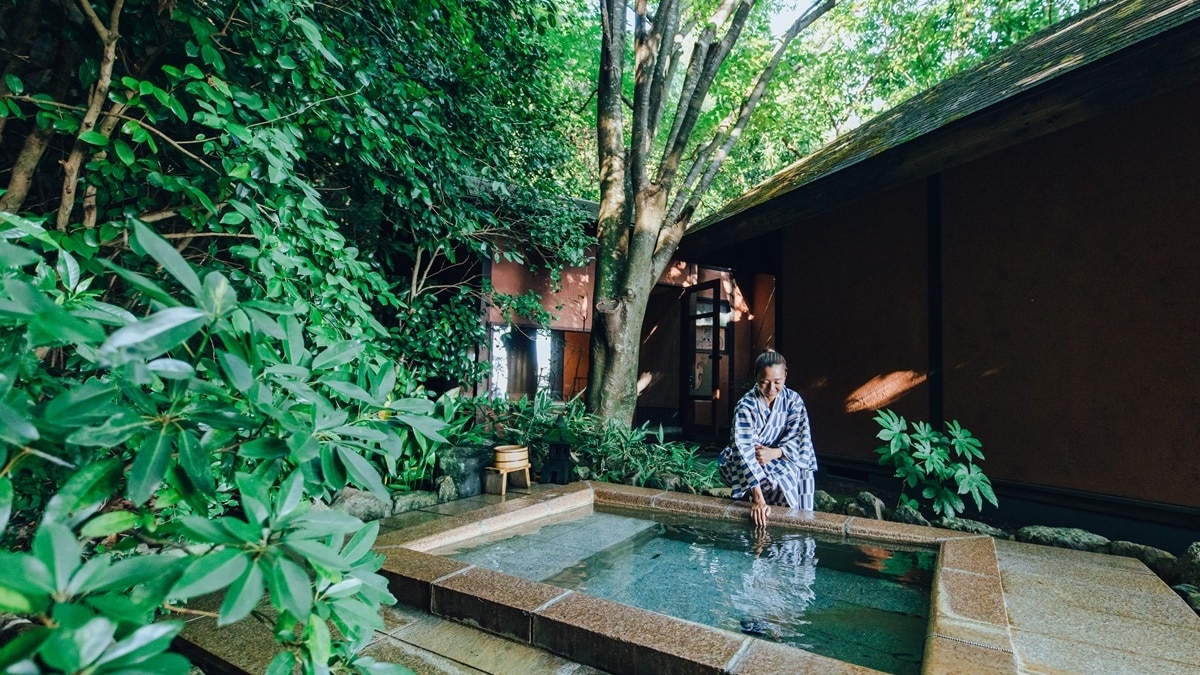 The hot spring is a natural hot spring