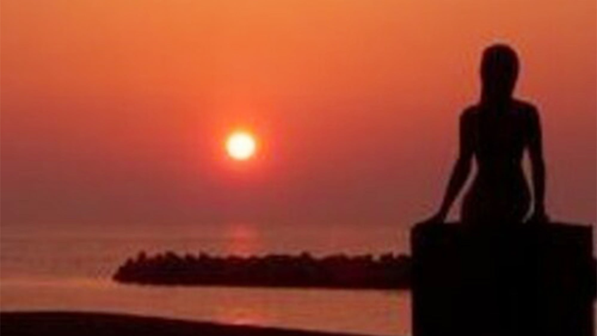 ・ชมพระอาทิตย์ตกเหนือทะเลญี่ปุ่นจากโรงแรมของเรา