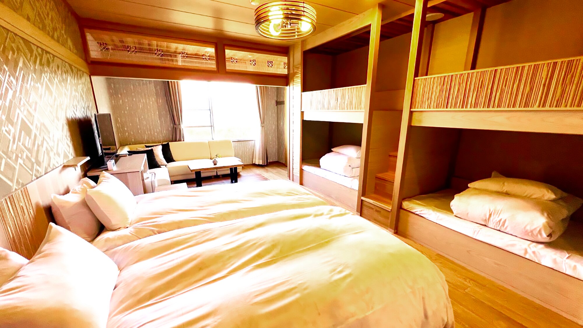 [Cedar Room] Family Room (Renovated in December 2020! Comes with a cabin bed for everyone to enjoy)