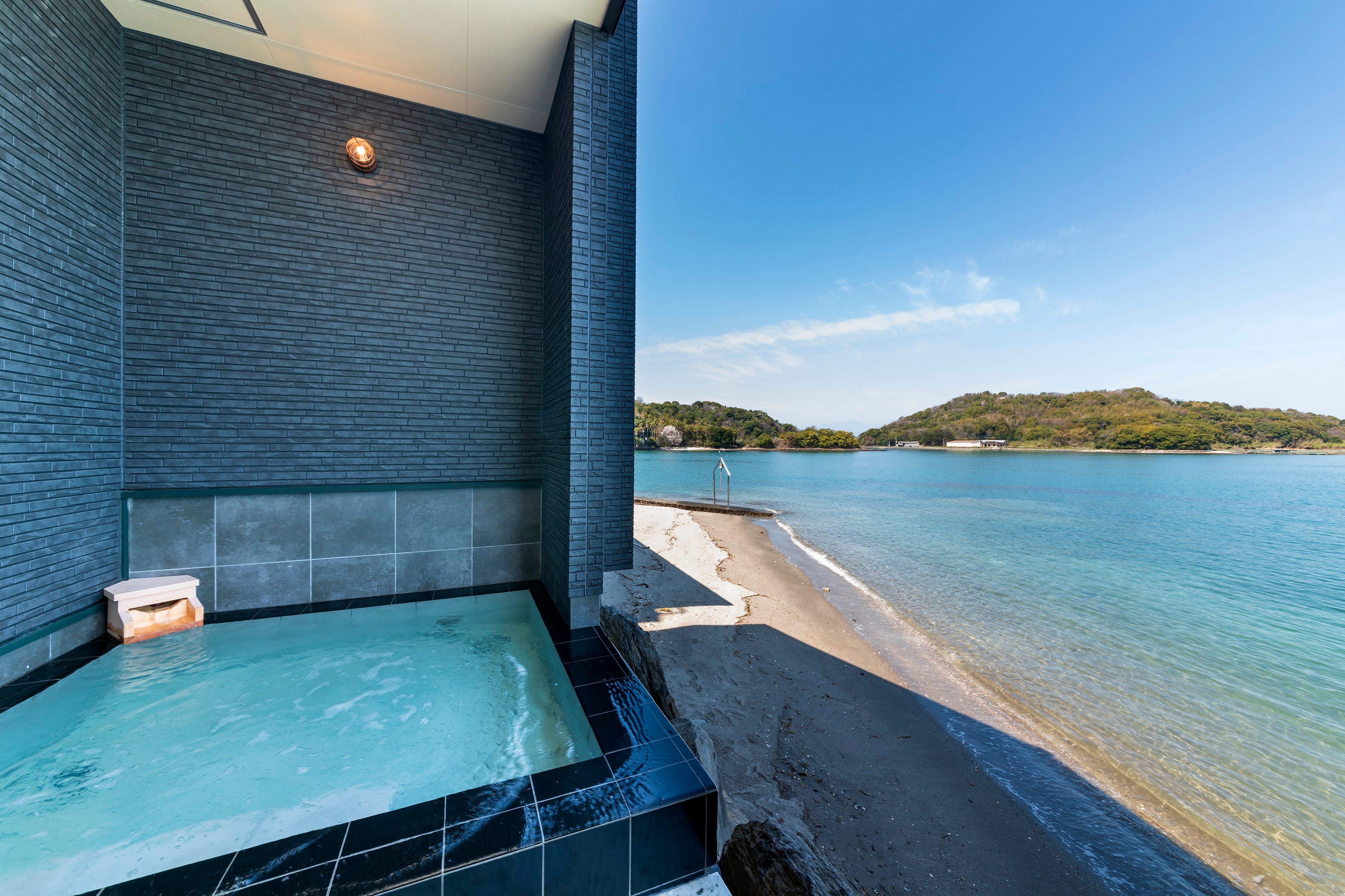 Large public bath (open-air)