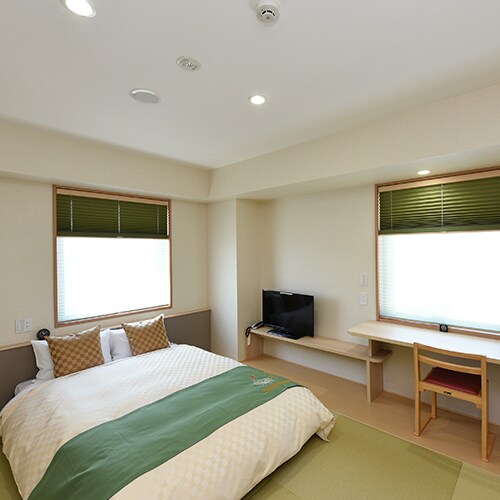 ≪Japanese modern + size: 21 square meters≫ 140cm low bed is installed. This is a Japanese-style room.