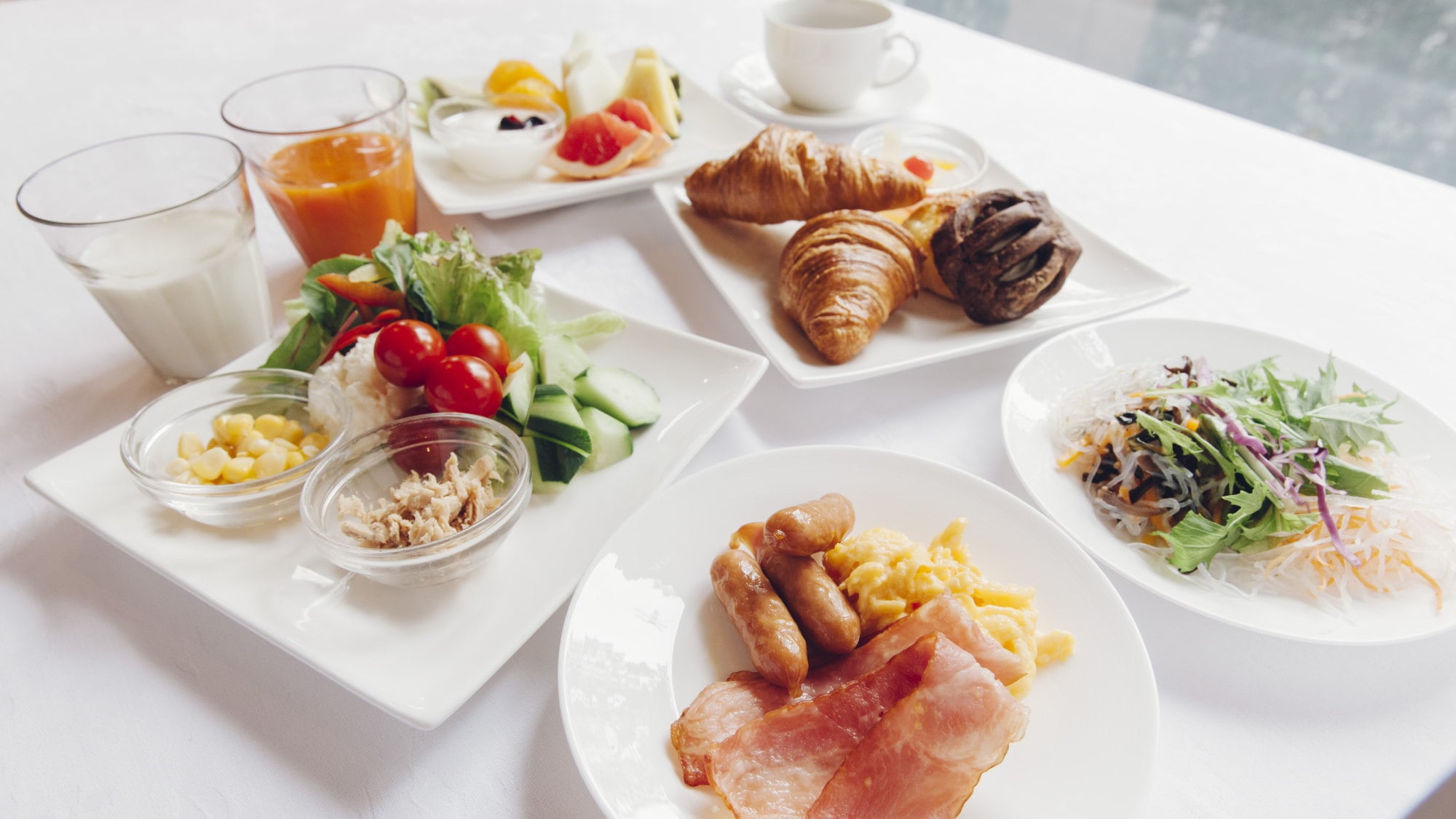 ■ Breakfast buffet