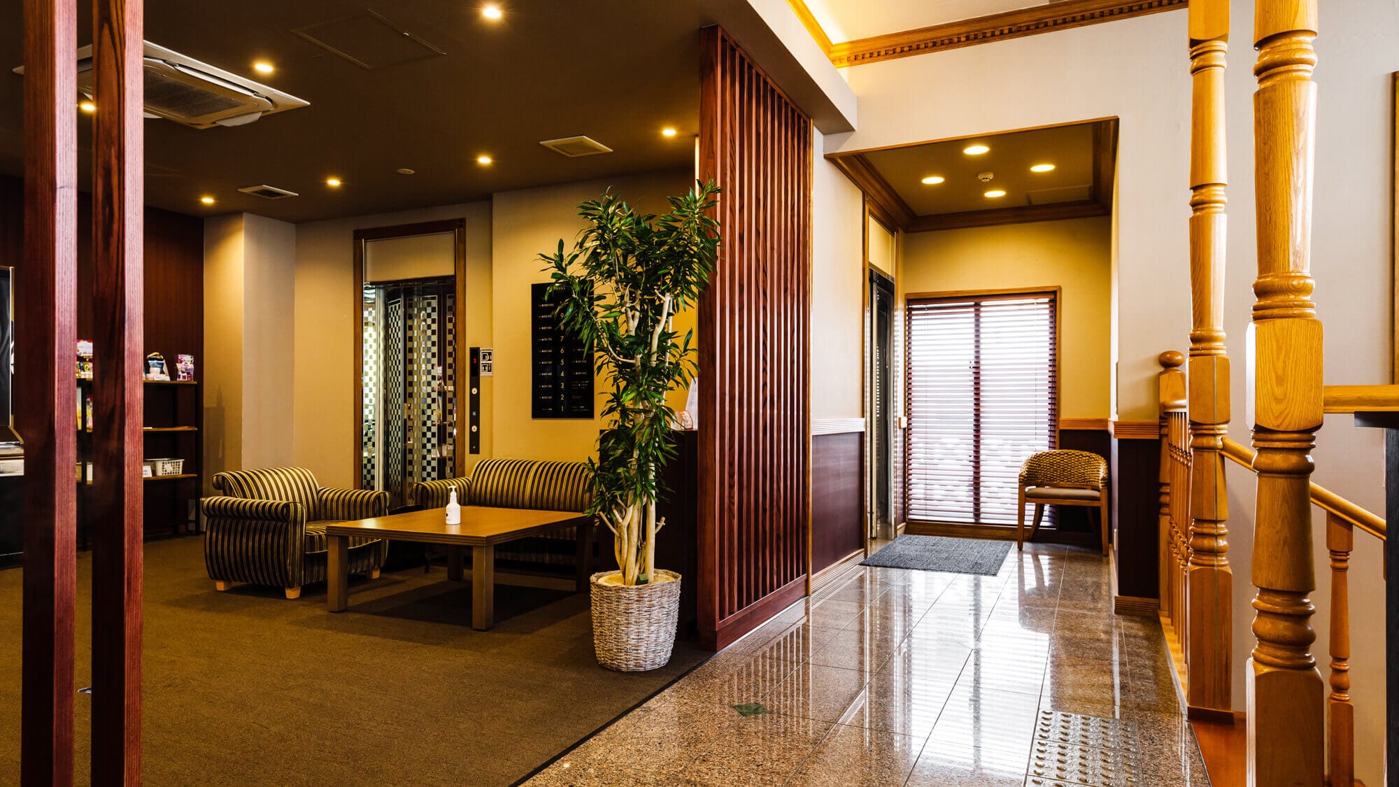 [HOTEL AZAT] 3rd floor lobby