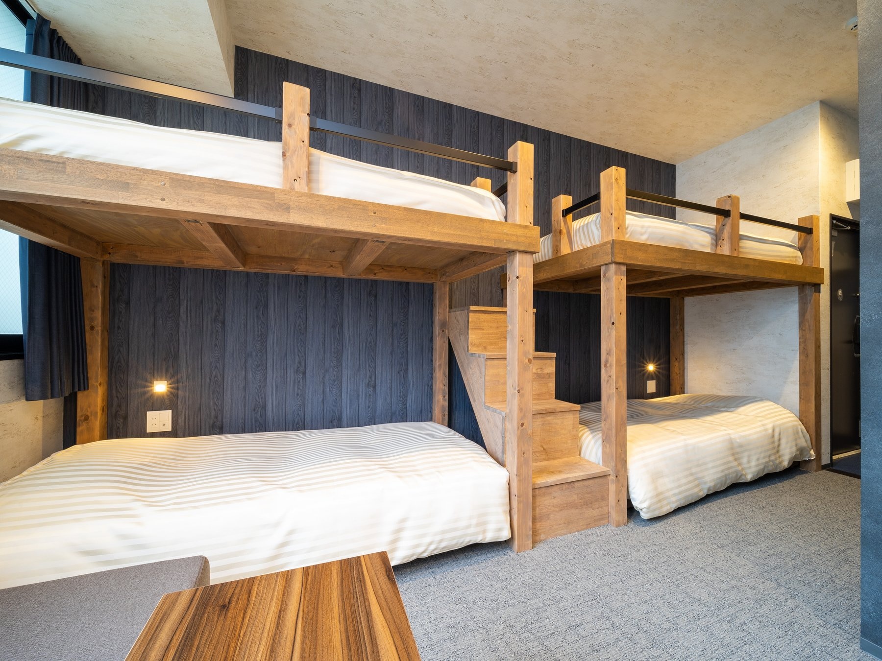 Room for 5 people (single * 4, sofa * 1)