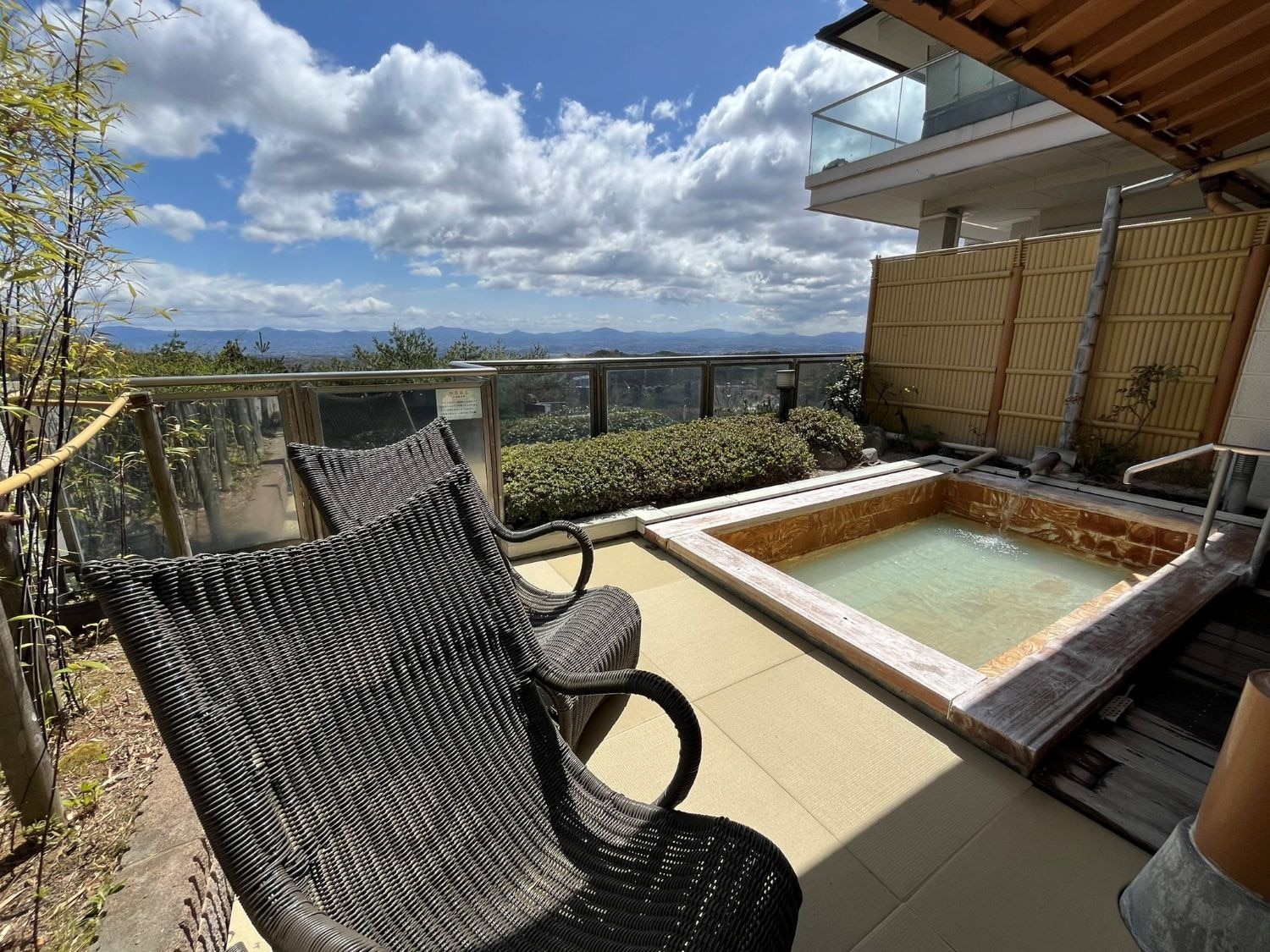 [Viewing public bath: open-air]