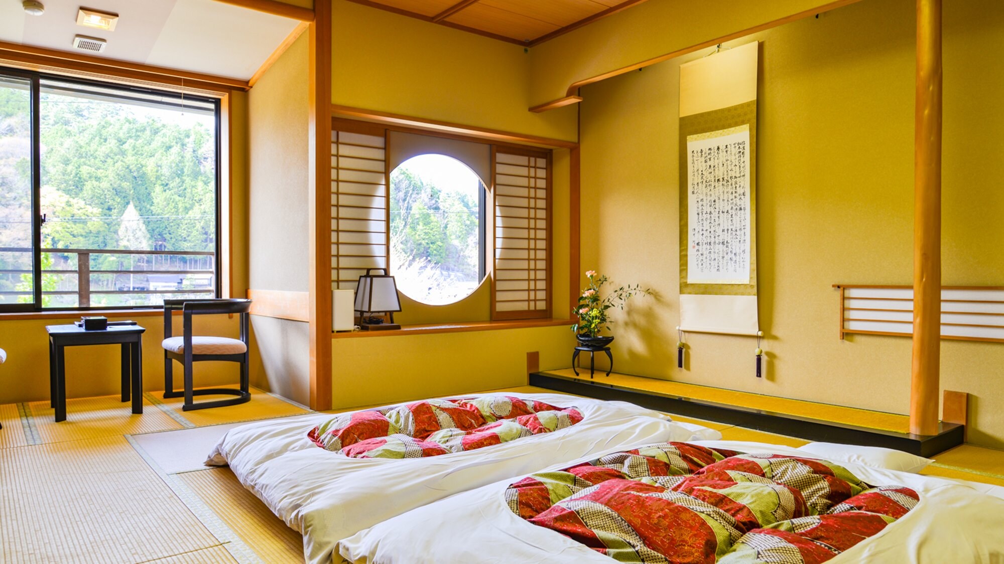 *[Hanamaiju no Yakata] We welcome our guests with seasonal decor.