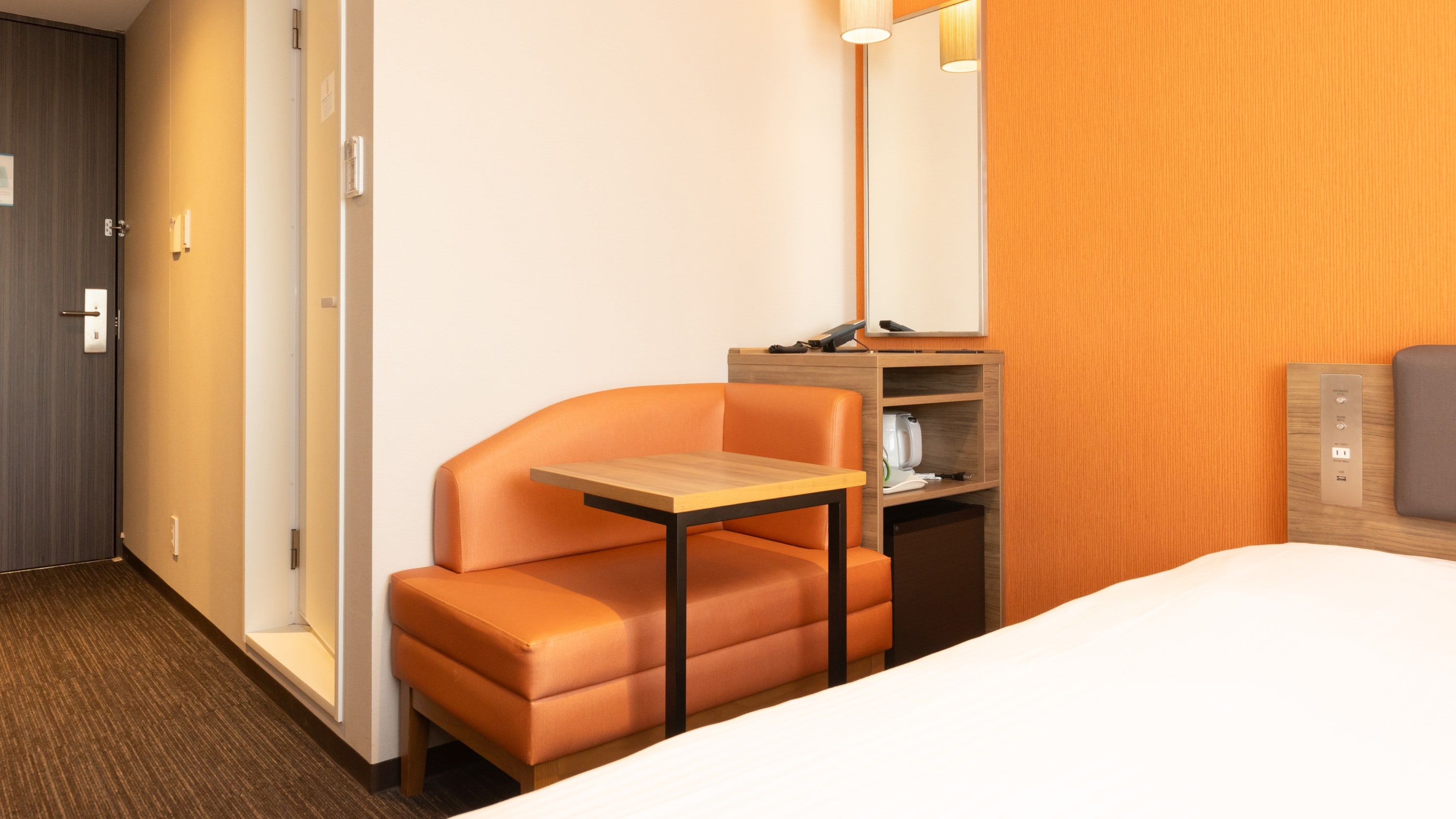 Semi-double tea table/couch