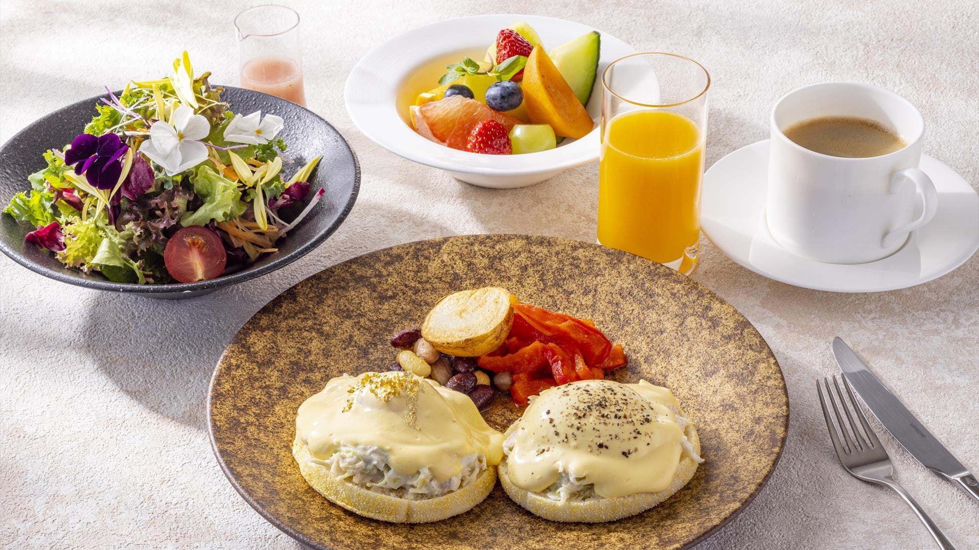 ◆ 아침 식사의 일례 | 에그 베네딕토 파우치드 에그와 네덜란드 소스를 뿌린 클래식한 일품