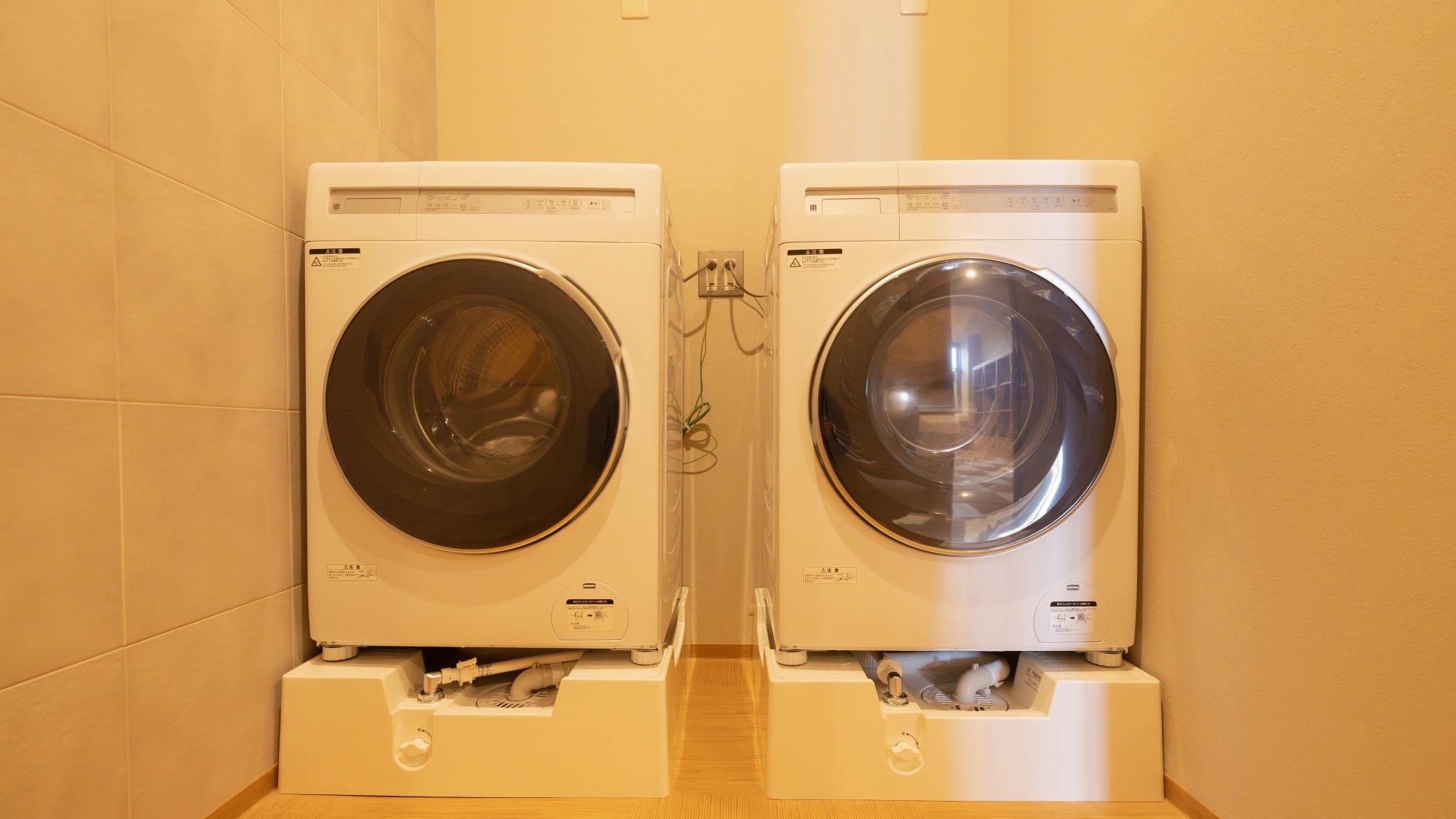 [บริการซักรีด] มีบริการซักรีดฟรี ผงซักฟอกมีจำหน่ายที่ร้าน