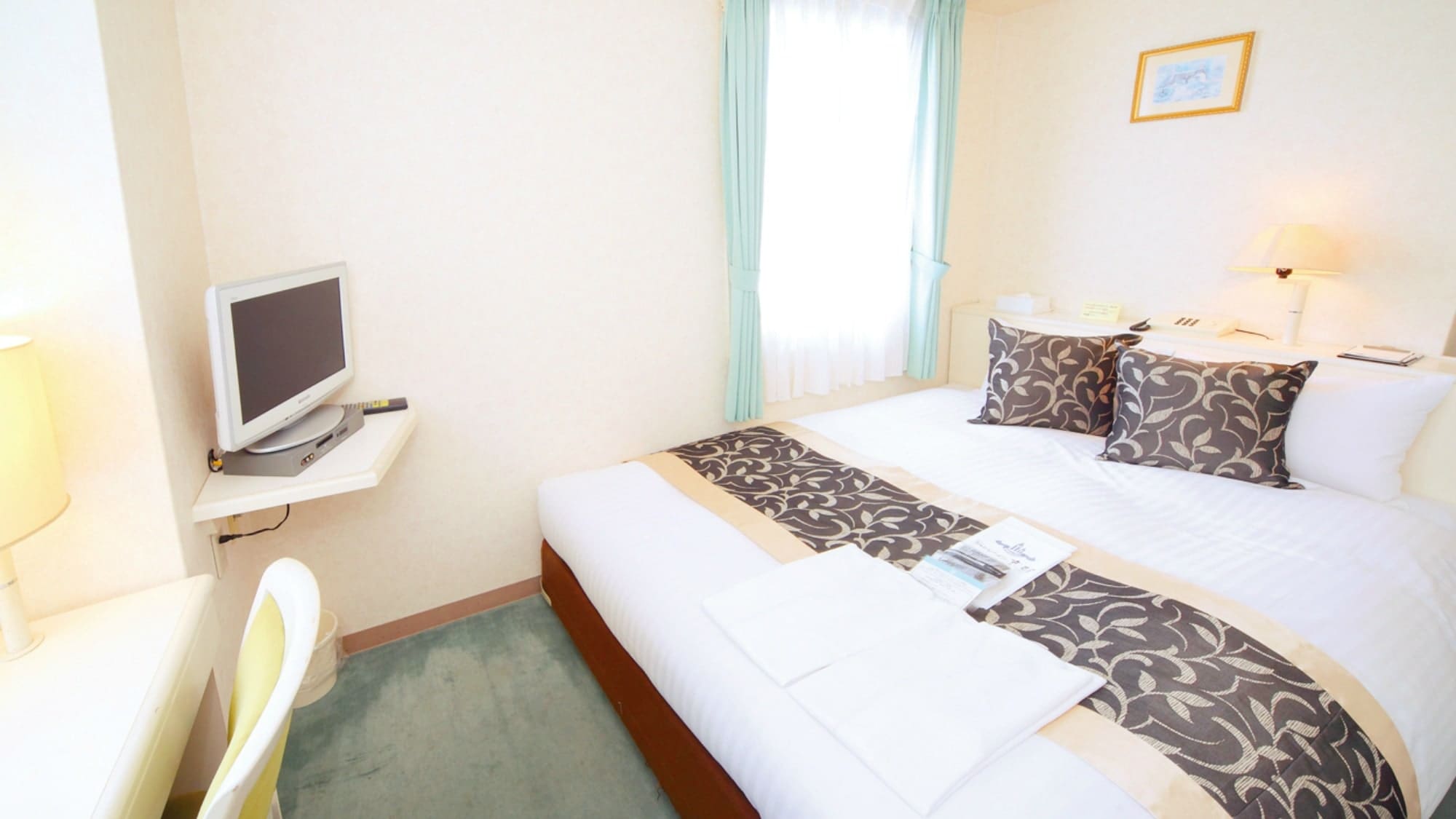 Semi-double room