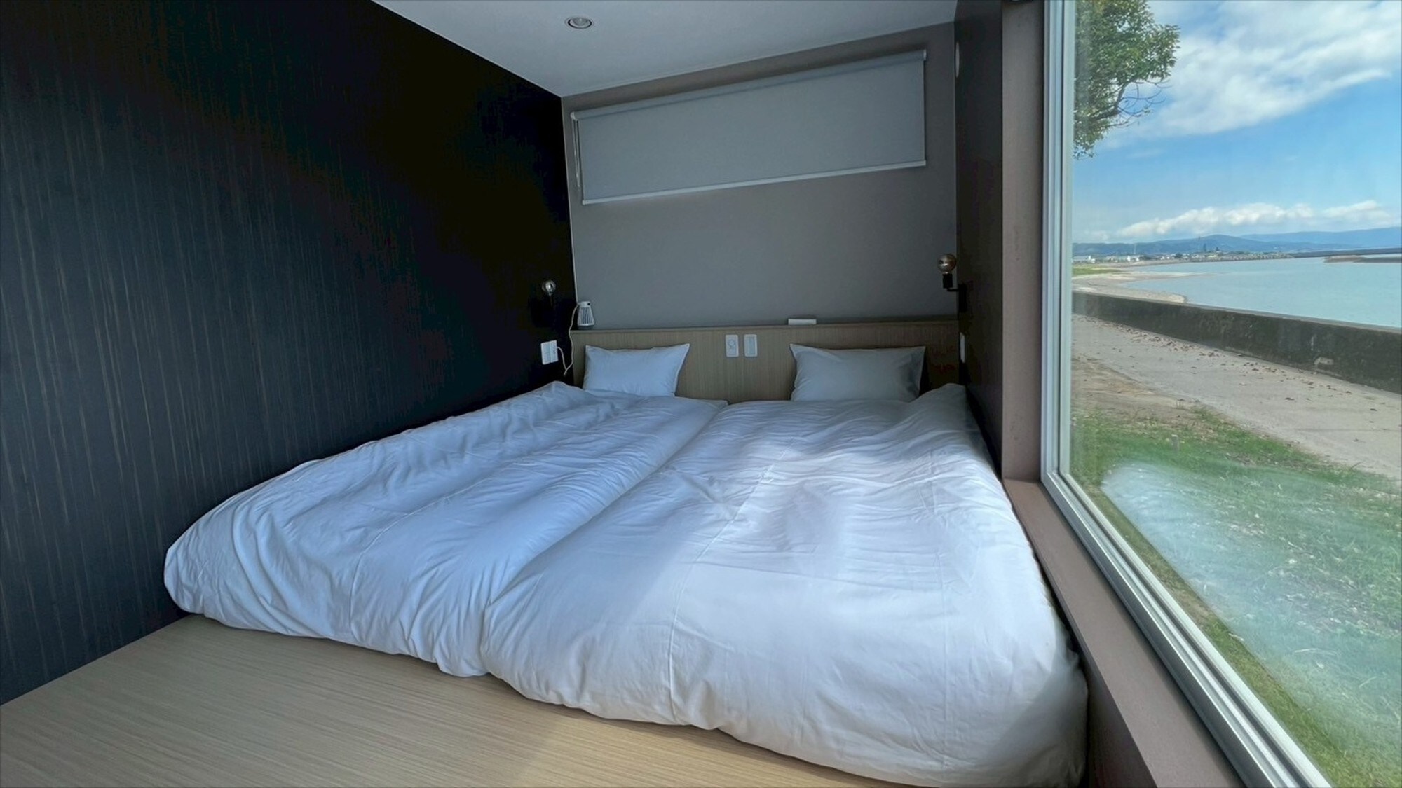 Ocean View | Trailer S03 / Simmons Single x 2