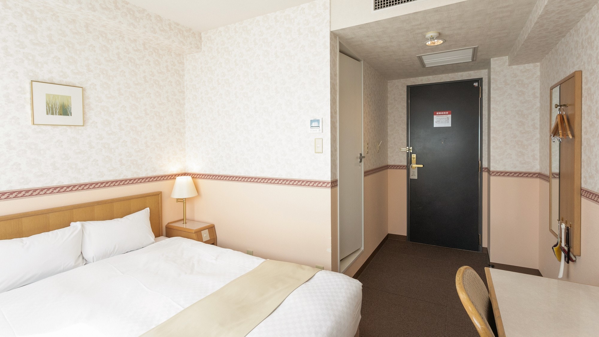[Double room] 150cm wide double bed