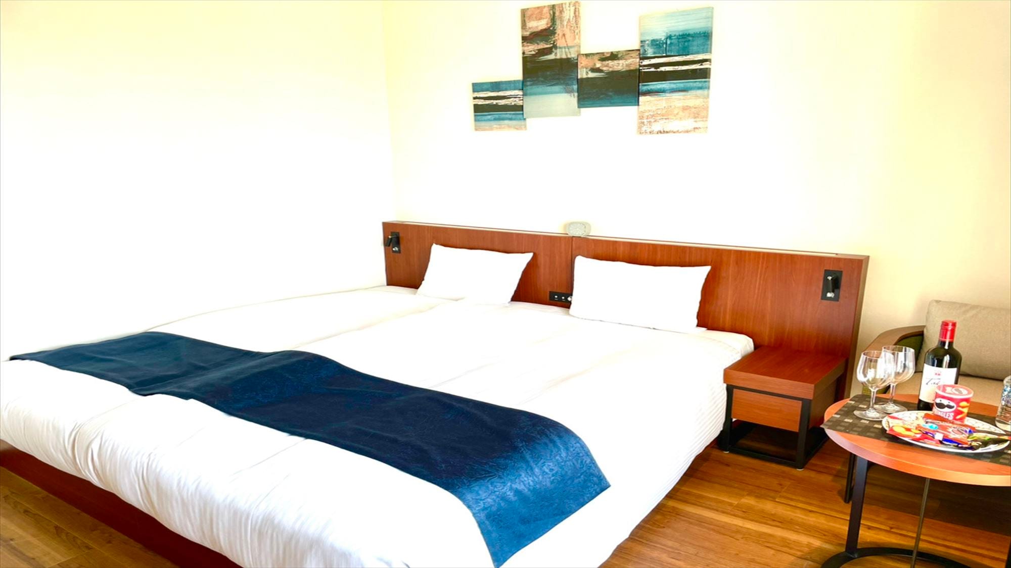 Deluxe Hollywood Twin Room_3