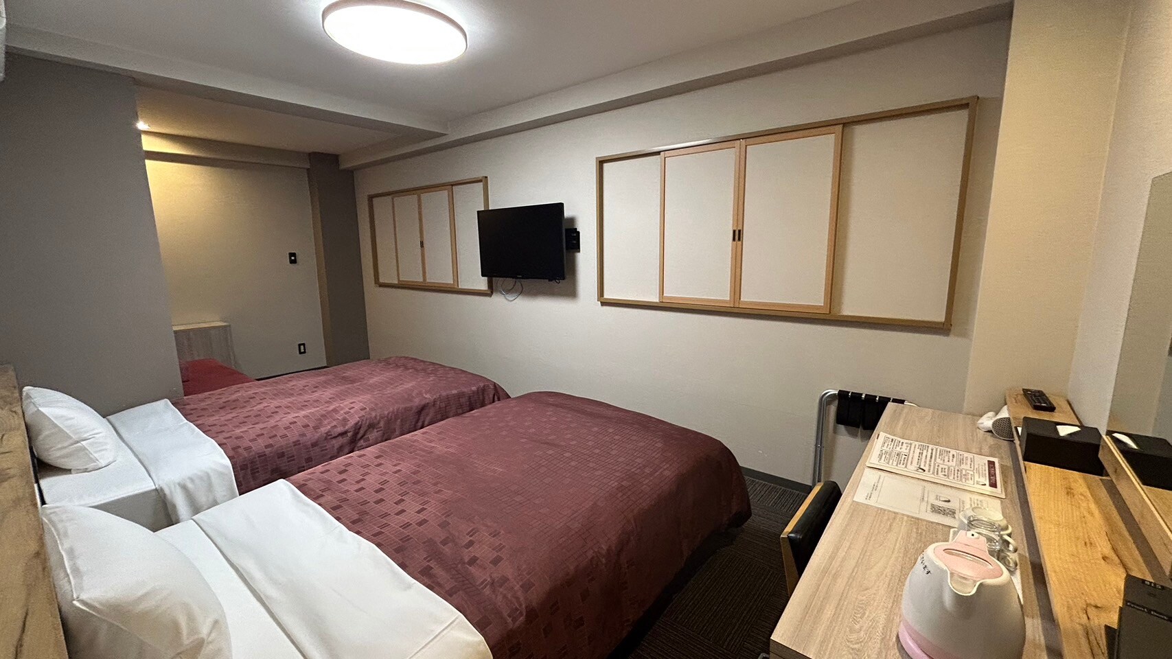[Kamar Twin] Habiskan waktu bersantai di kamar luas seluas 24m²