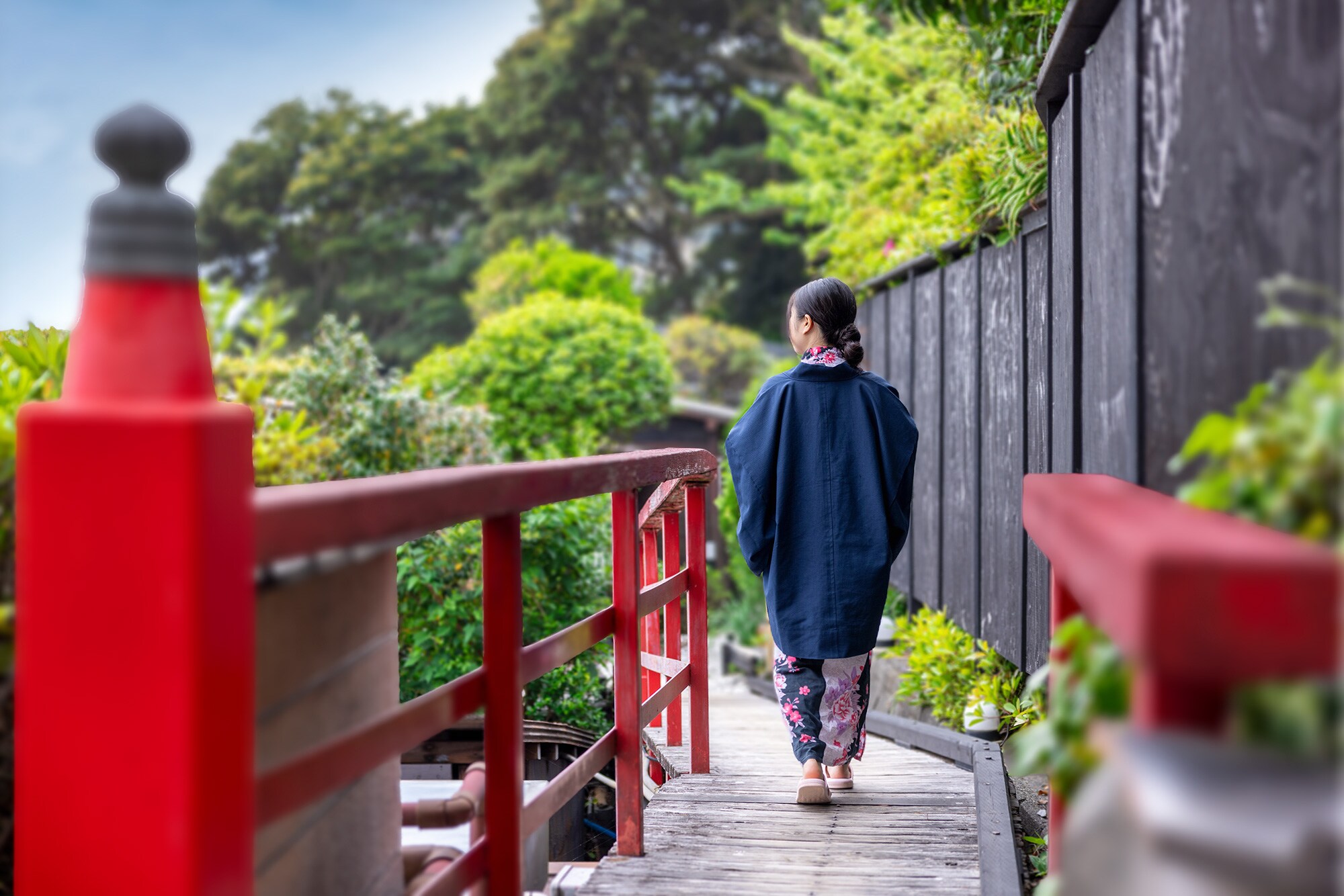 Let's go to the free private open-air bath