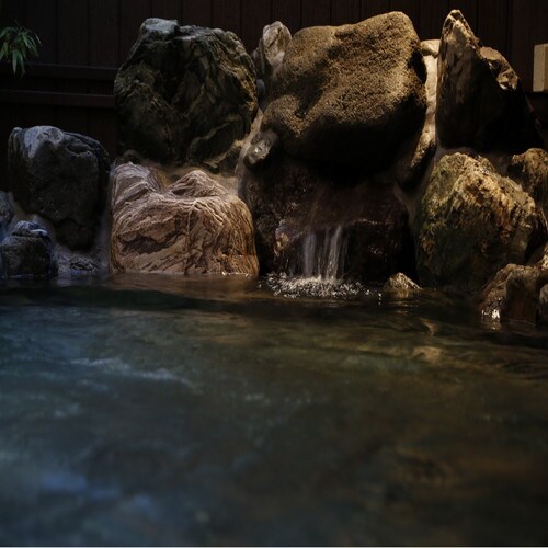 ◆ Semi-open-air bath ◆ (Hot water temperature: 41-42 ℃)