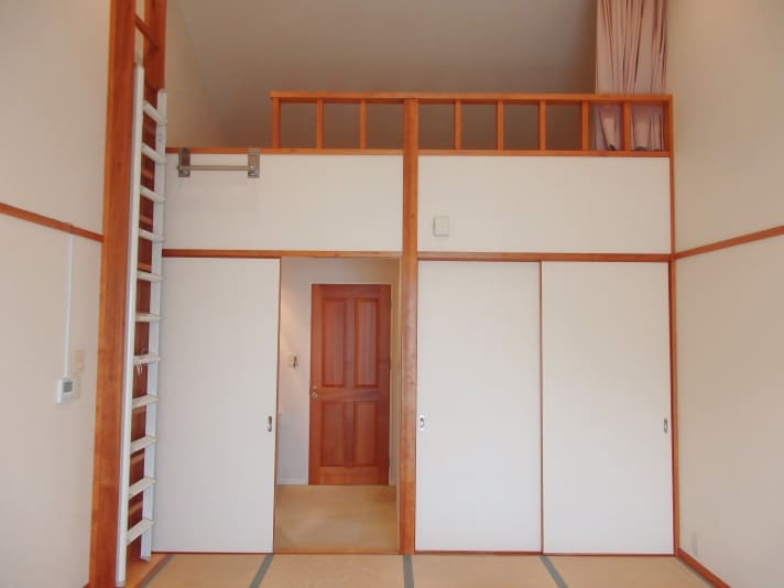 Guest room loft