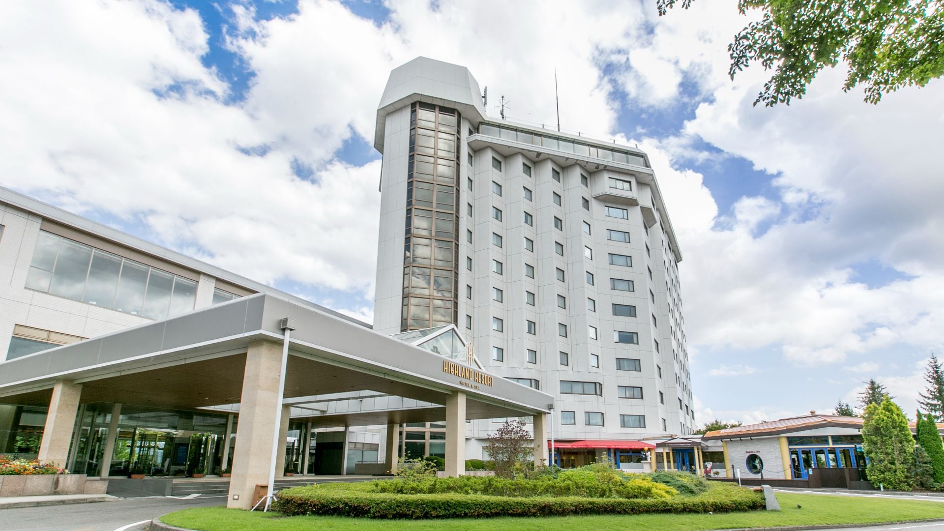 Hotel exterior * Image