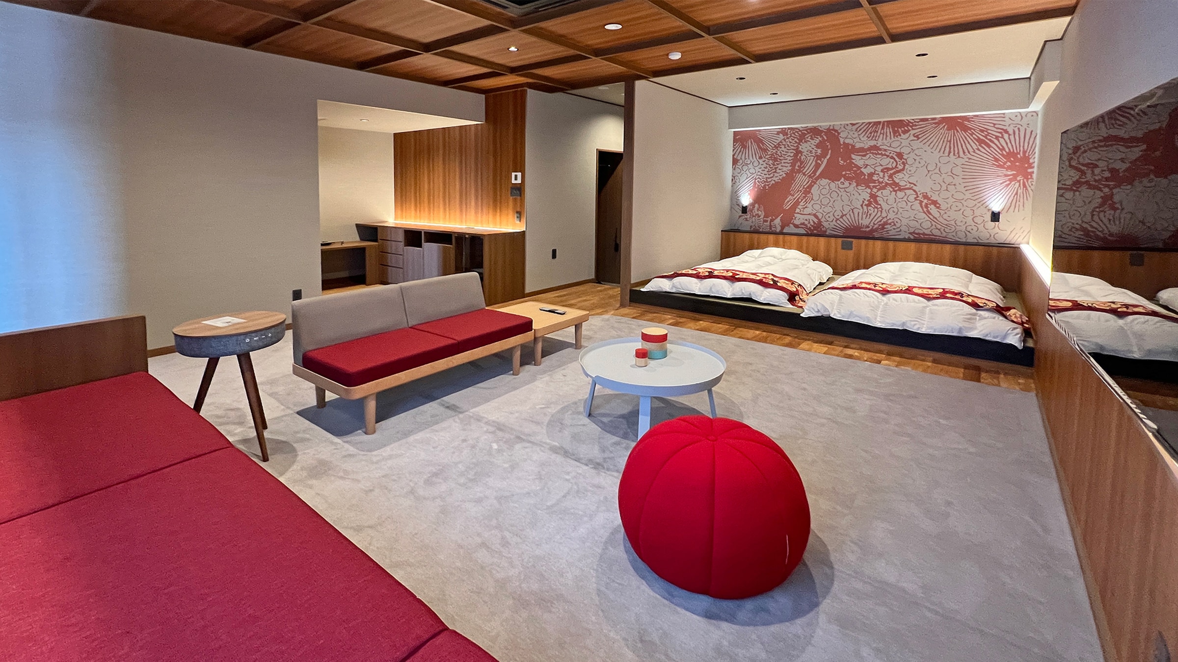 Top floor: Room with open-air bath "Kurara" Akae Kutani
