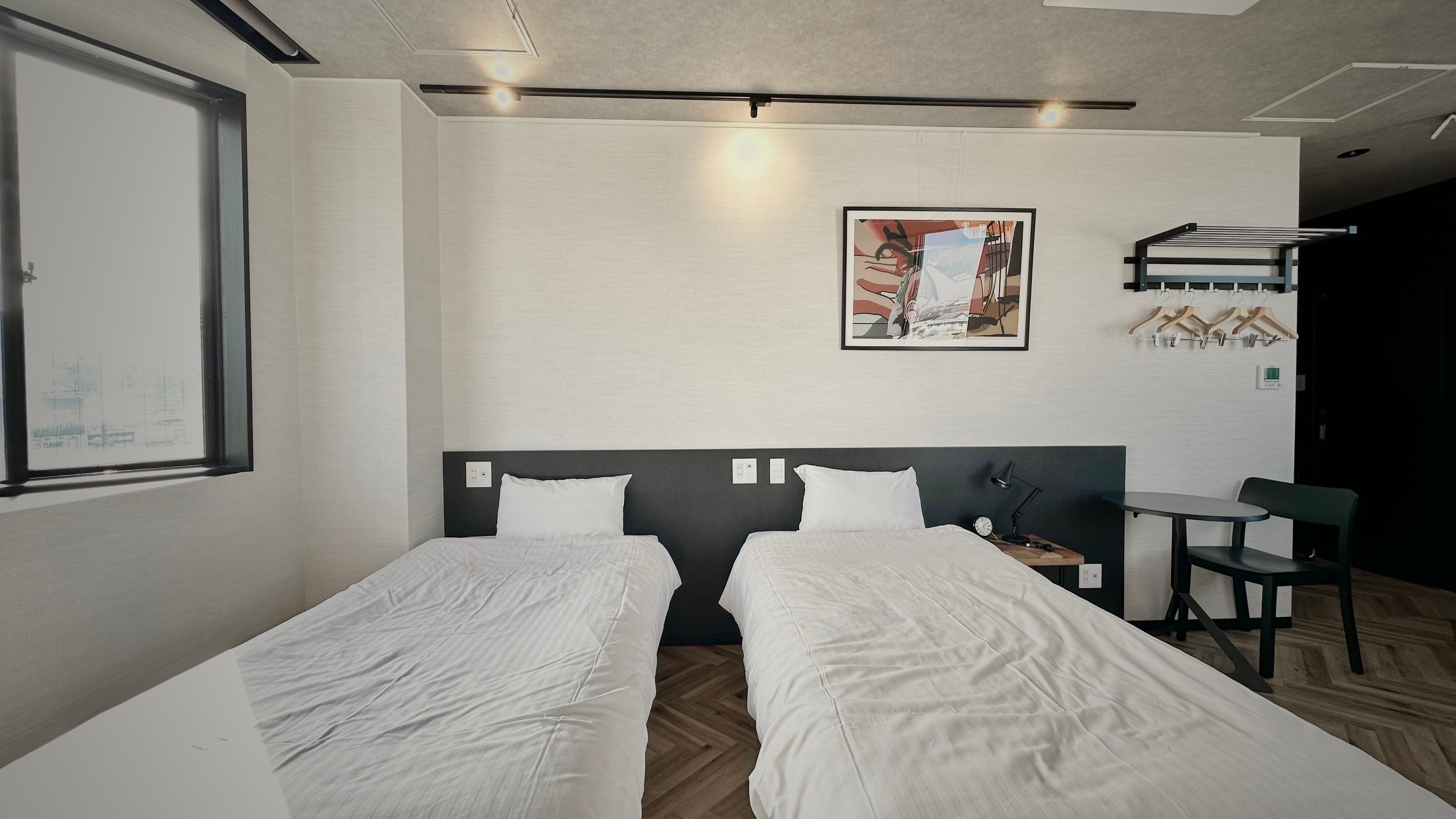 Kamar Standar Deux Twin Bebas Rokok (Tipe Shower)