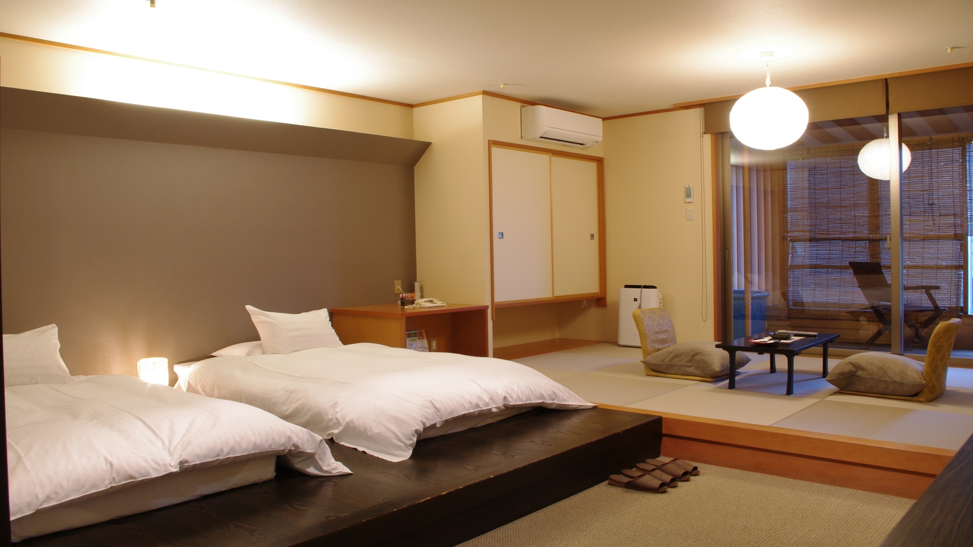 Japanese-Western room with open-air bath (example) *You cannot choose between a single bed or a Japanese-style bed