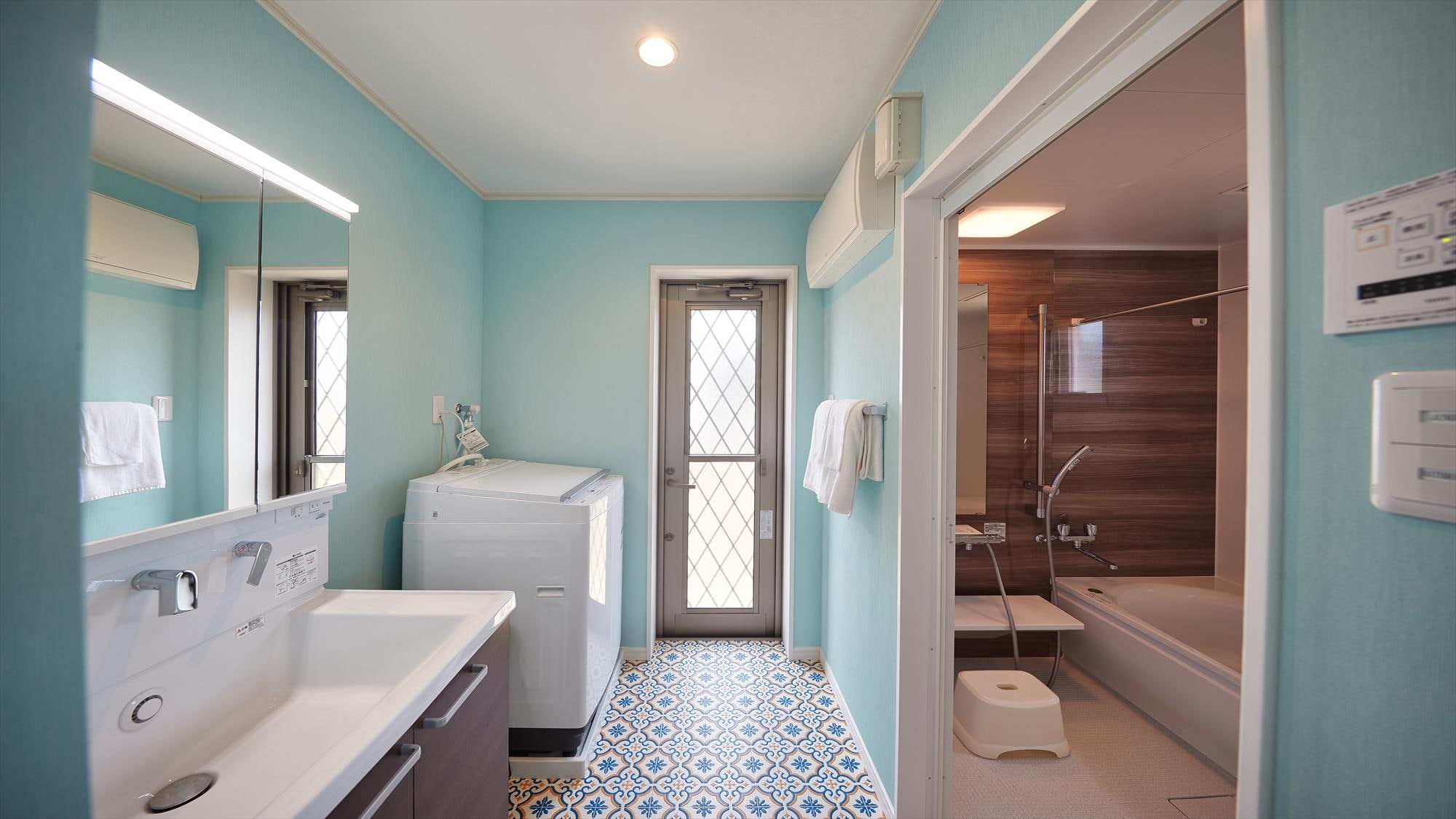 Rekibu 5 Coral House [Kamar Mandi dan Ruang Ganti]