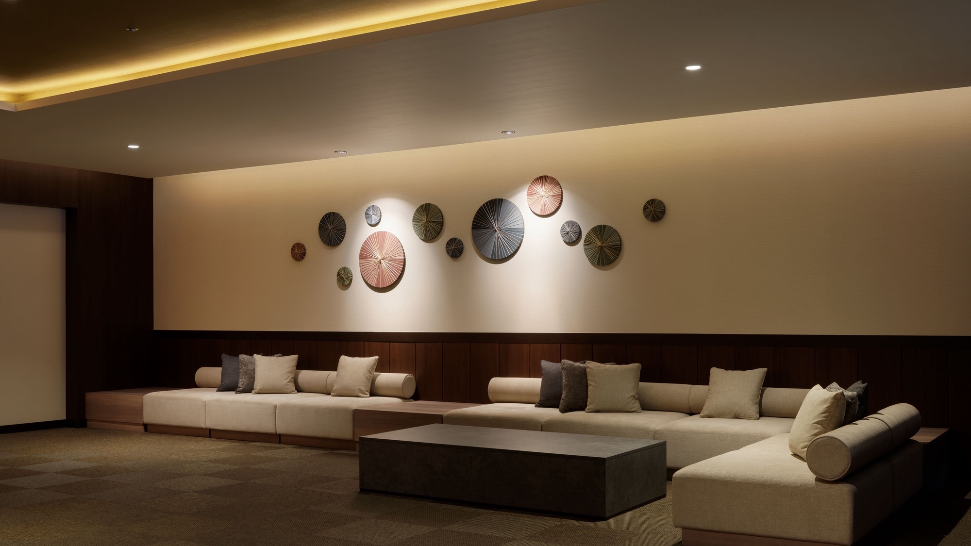 Hot Spring Lounge