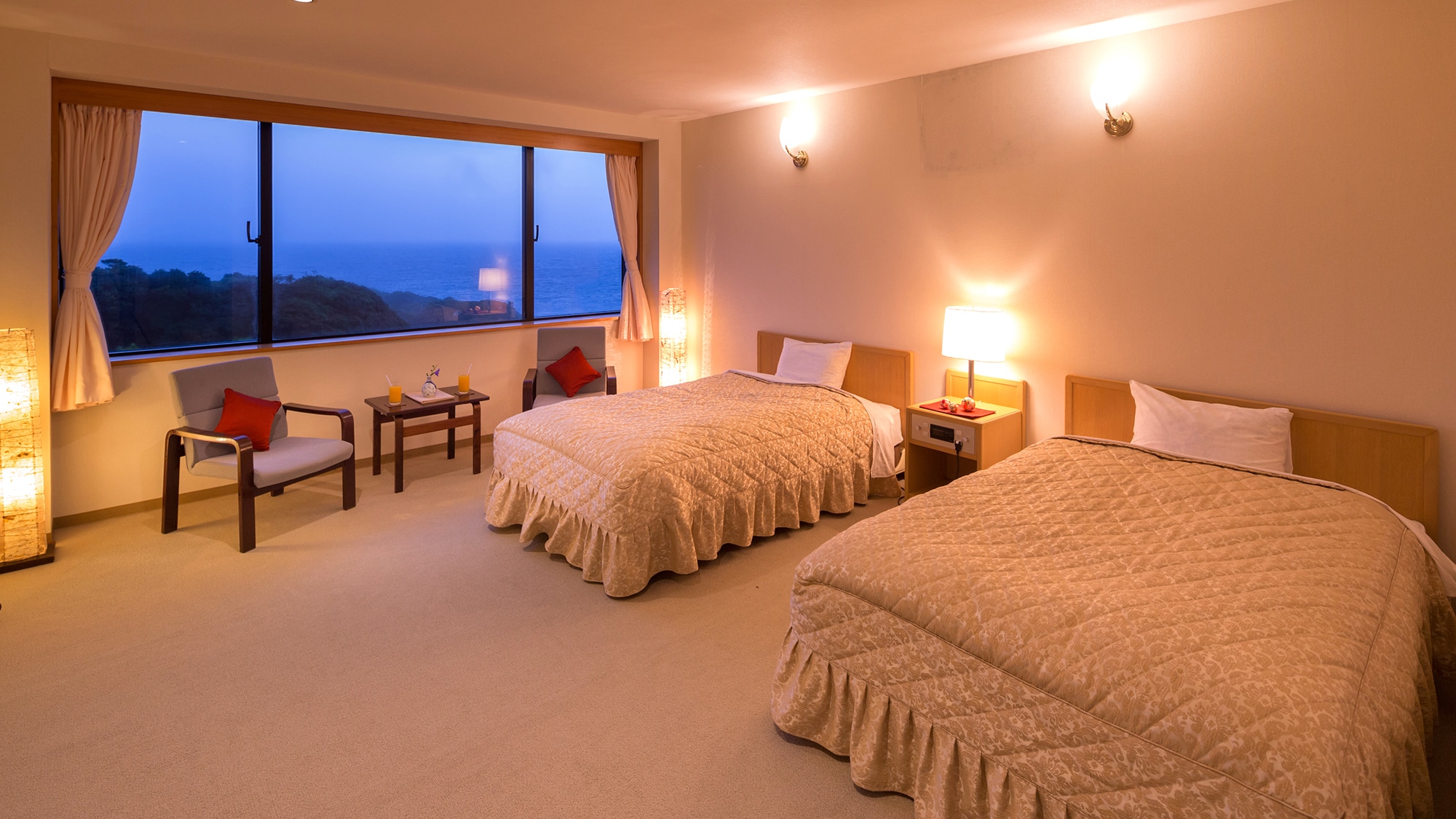 [Sea side DX Japanese-Western style room-A] [Non-smoking] 2 rooms, a Japanese-style room in front and a Western-style room on the sea side
